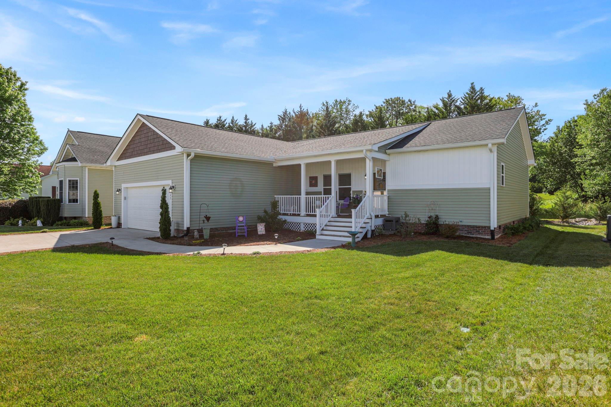 143 Beechnut Drive — Hendersonville