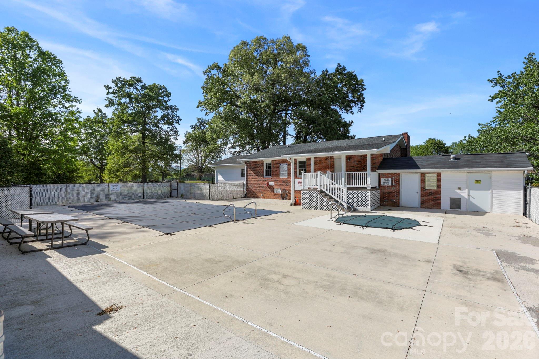 143 Beechnut Drive — Hendersonville