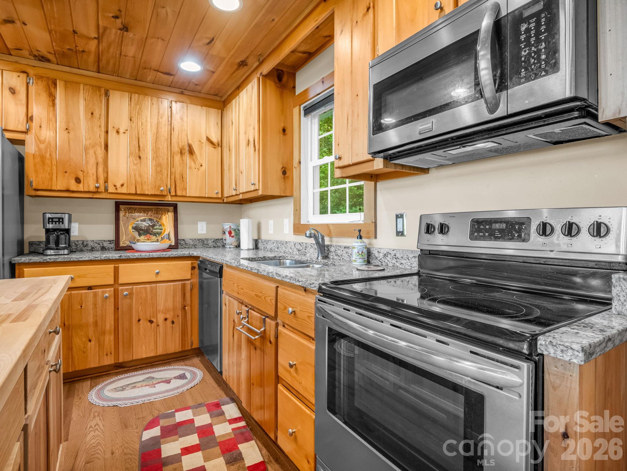 603 Pace Mountain Road — Saluda