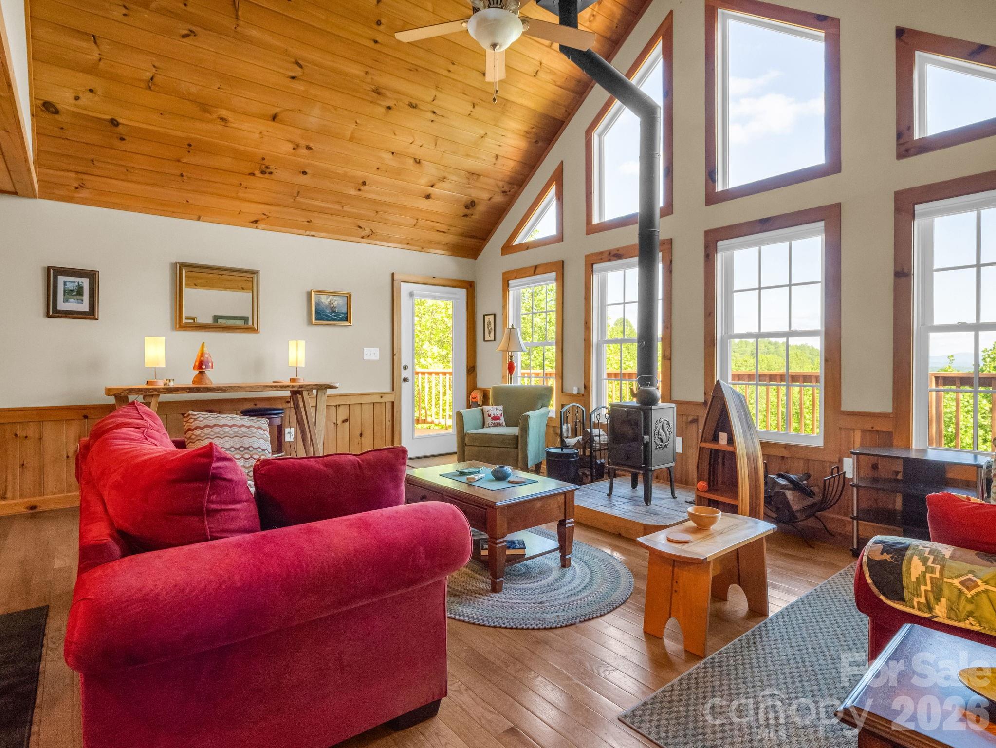 603 Pace Mountain Road — Saluda