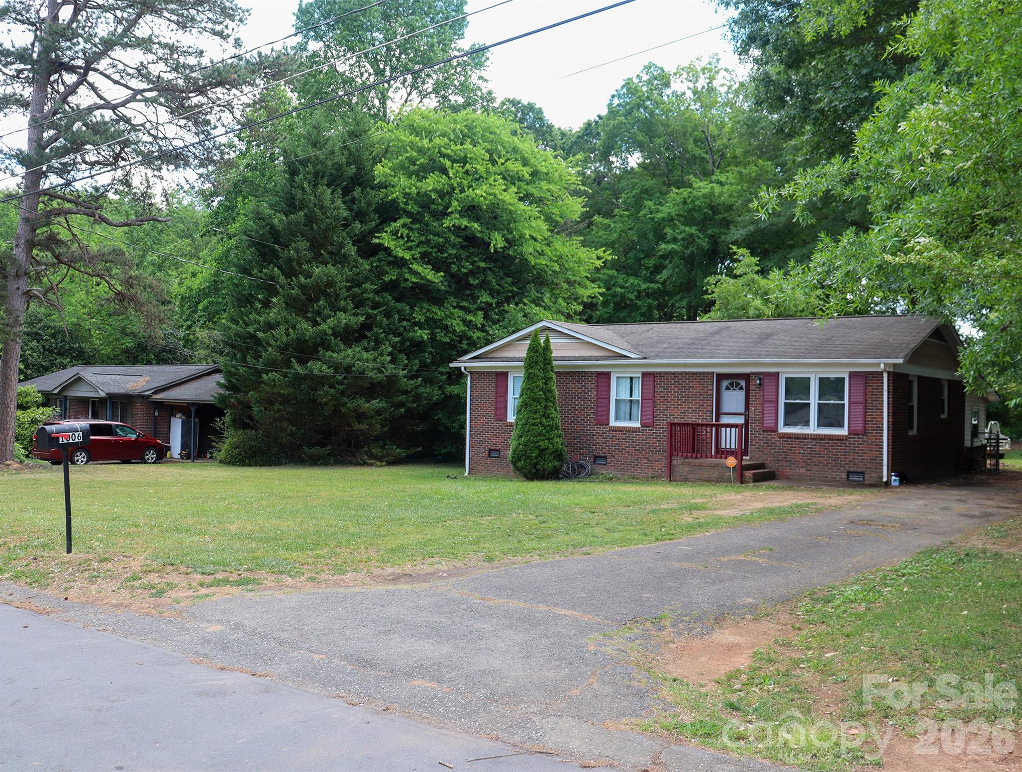 1006 Iris Drive — Gastonia