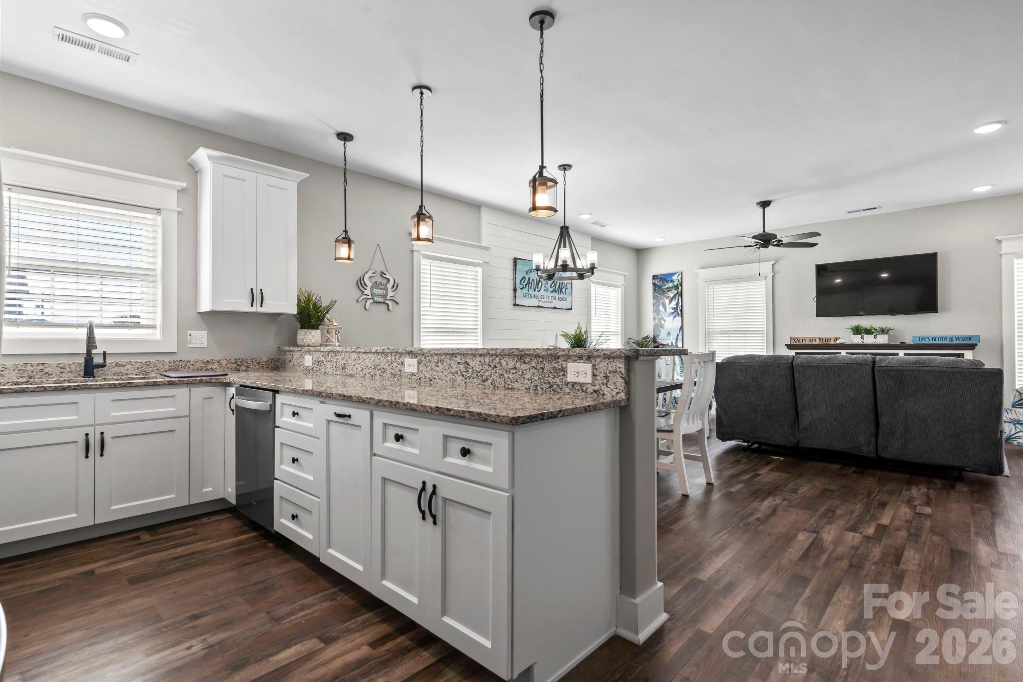 119 Sunset Drive — Garden City