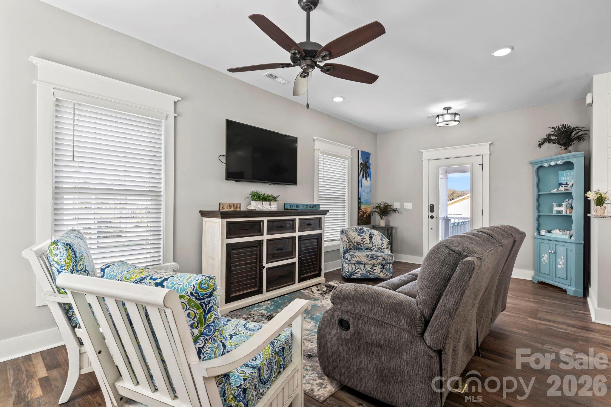 119 Sunset Drive — Garden City