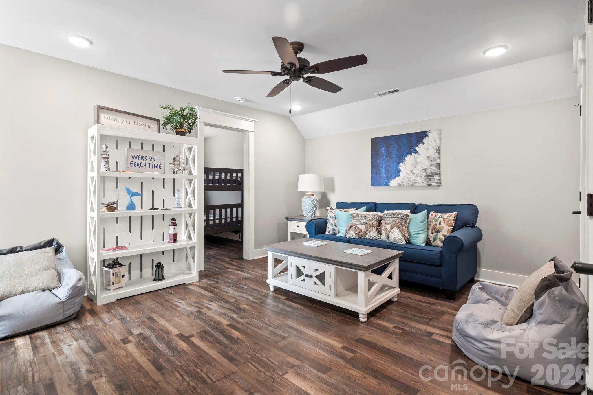 119 Sunset Drive — Garden City