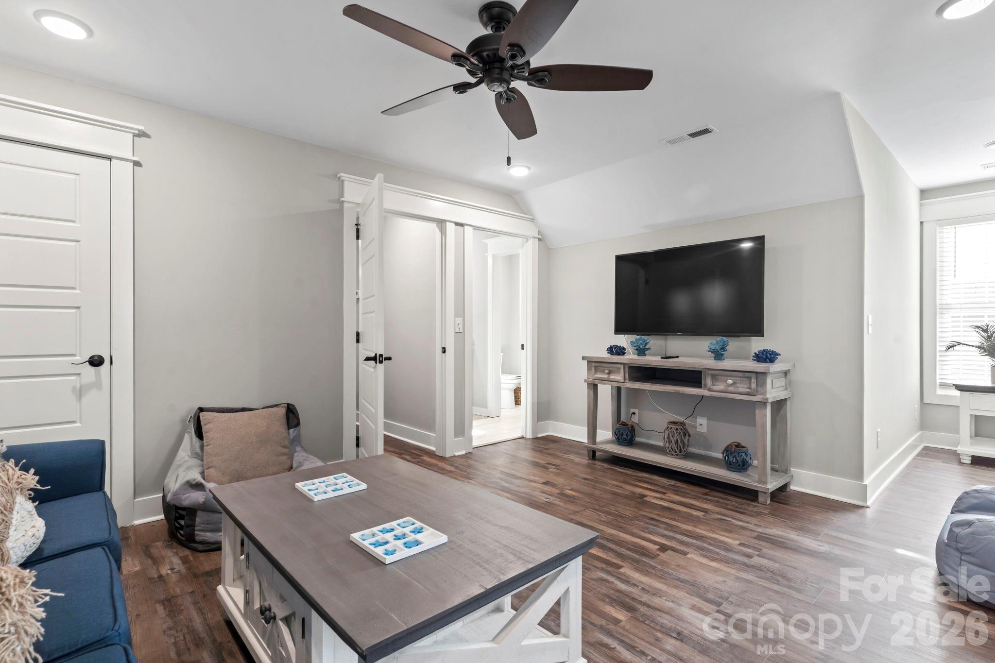 119 Sunset Drive — Garden City