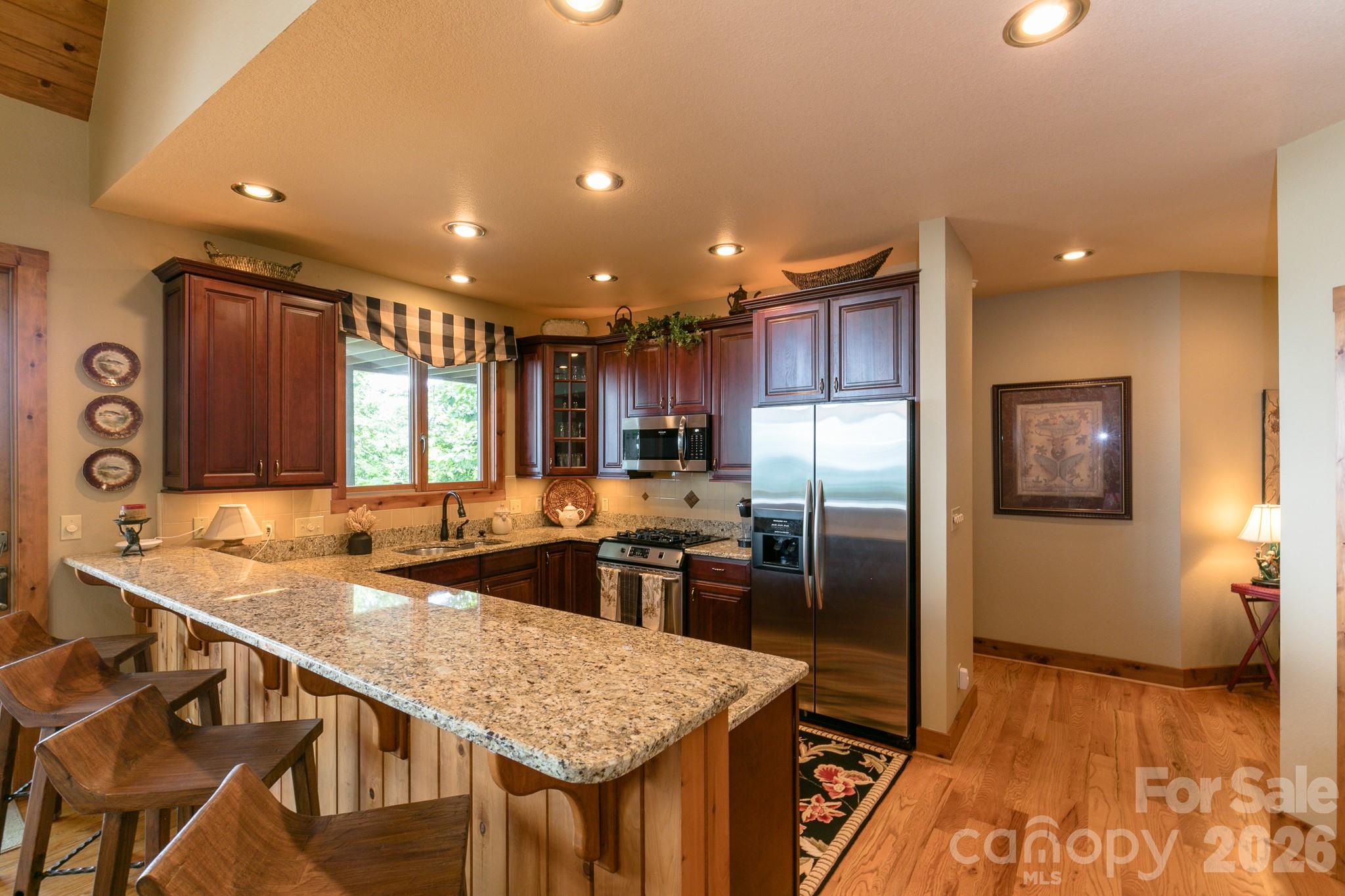 456 Spring House Drive — Burnsville