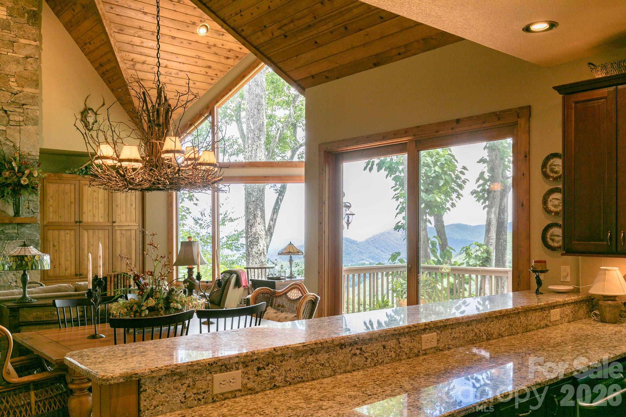 456 Spring House Drive — Burnsville