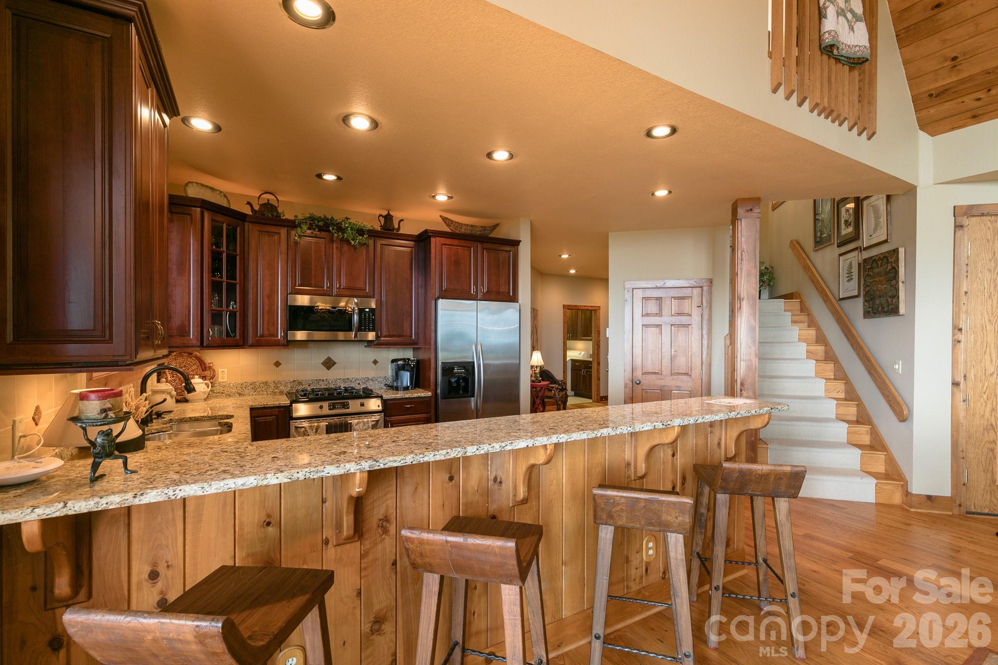 456 Spring House Drive — Burnsville