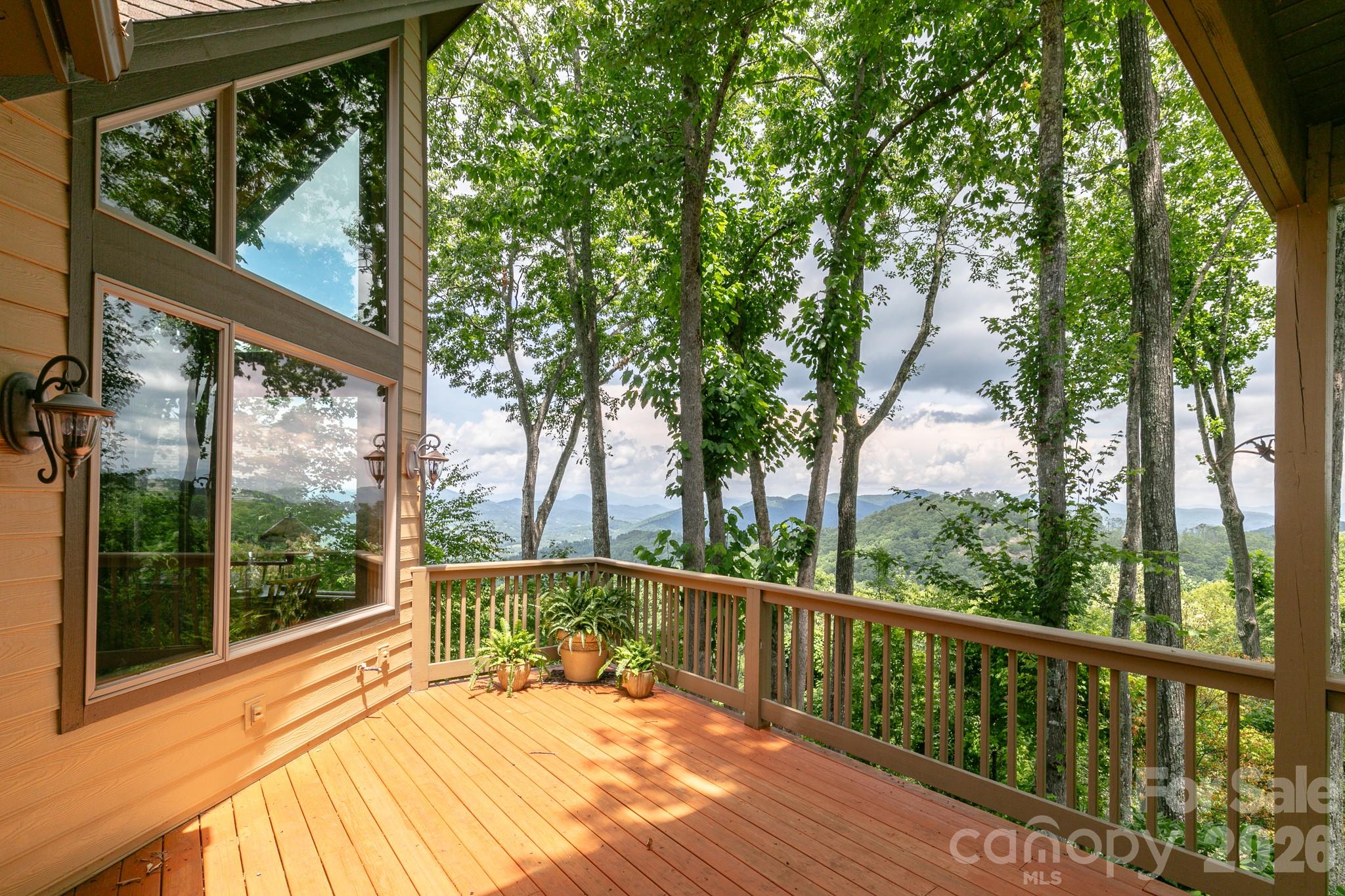 456 Spring House Drive — Burnsville