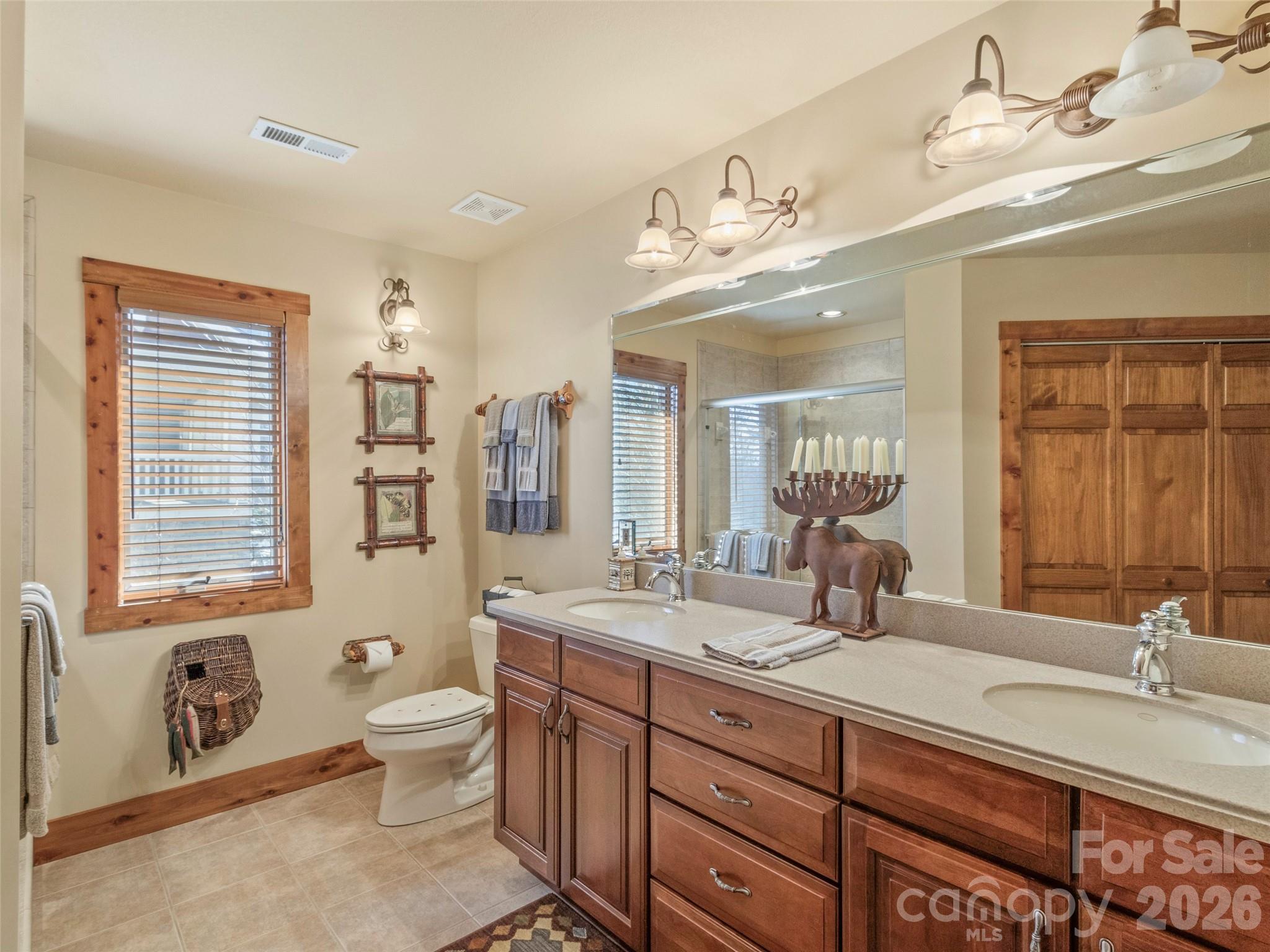 456 Spring House Drive — Burnsville