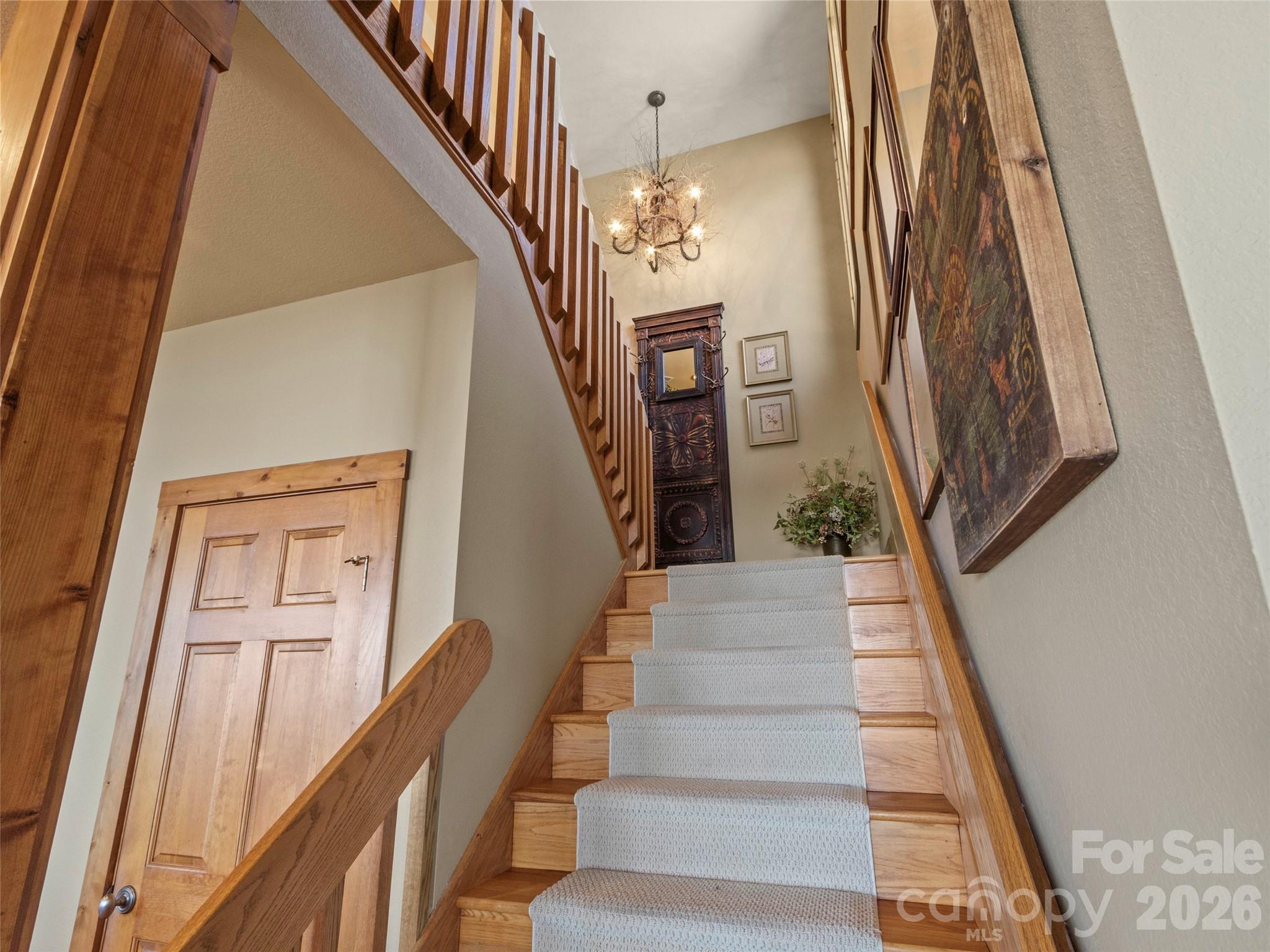 456 Spring House Drive — Burnsville