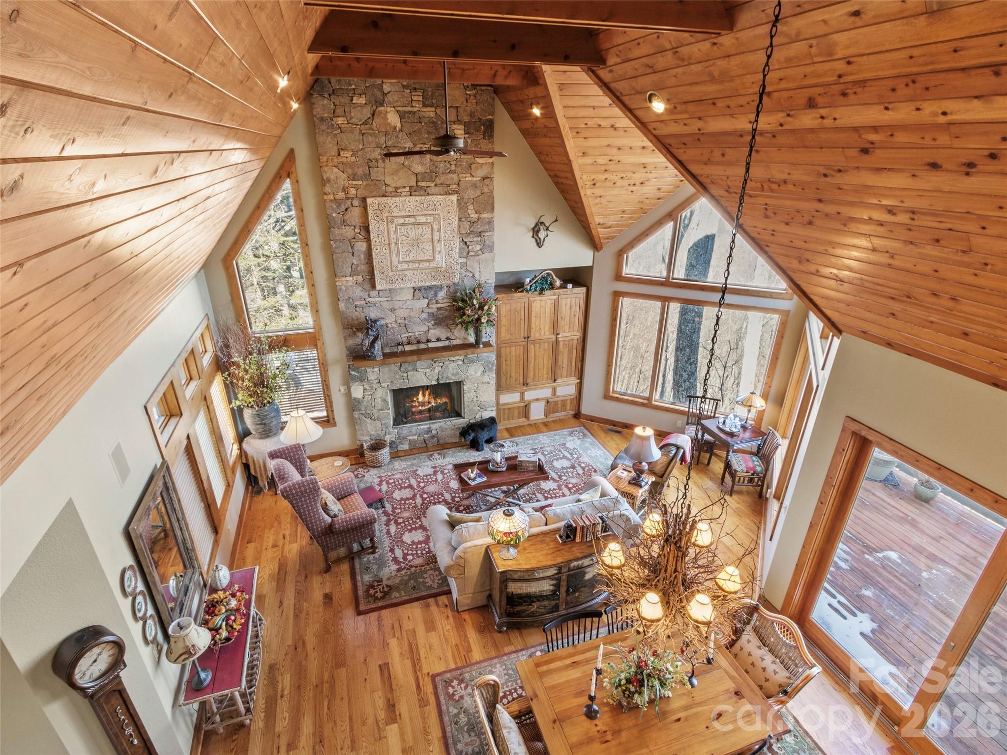 456 Spring House Drive — Burnsville
