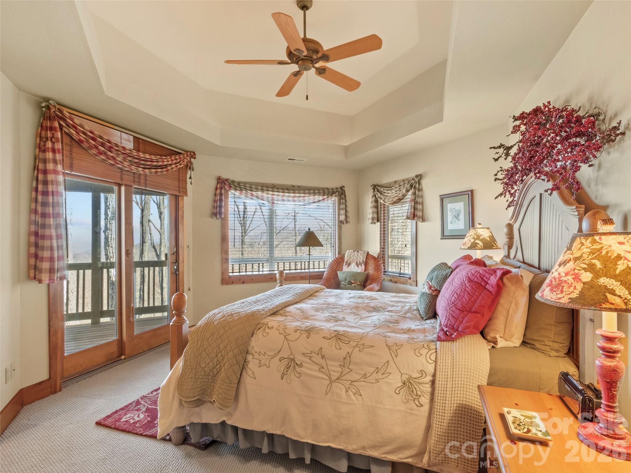 456 Spring House Drive — Burnsville