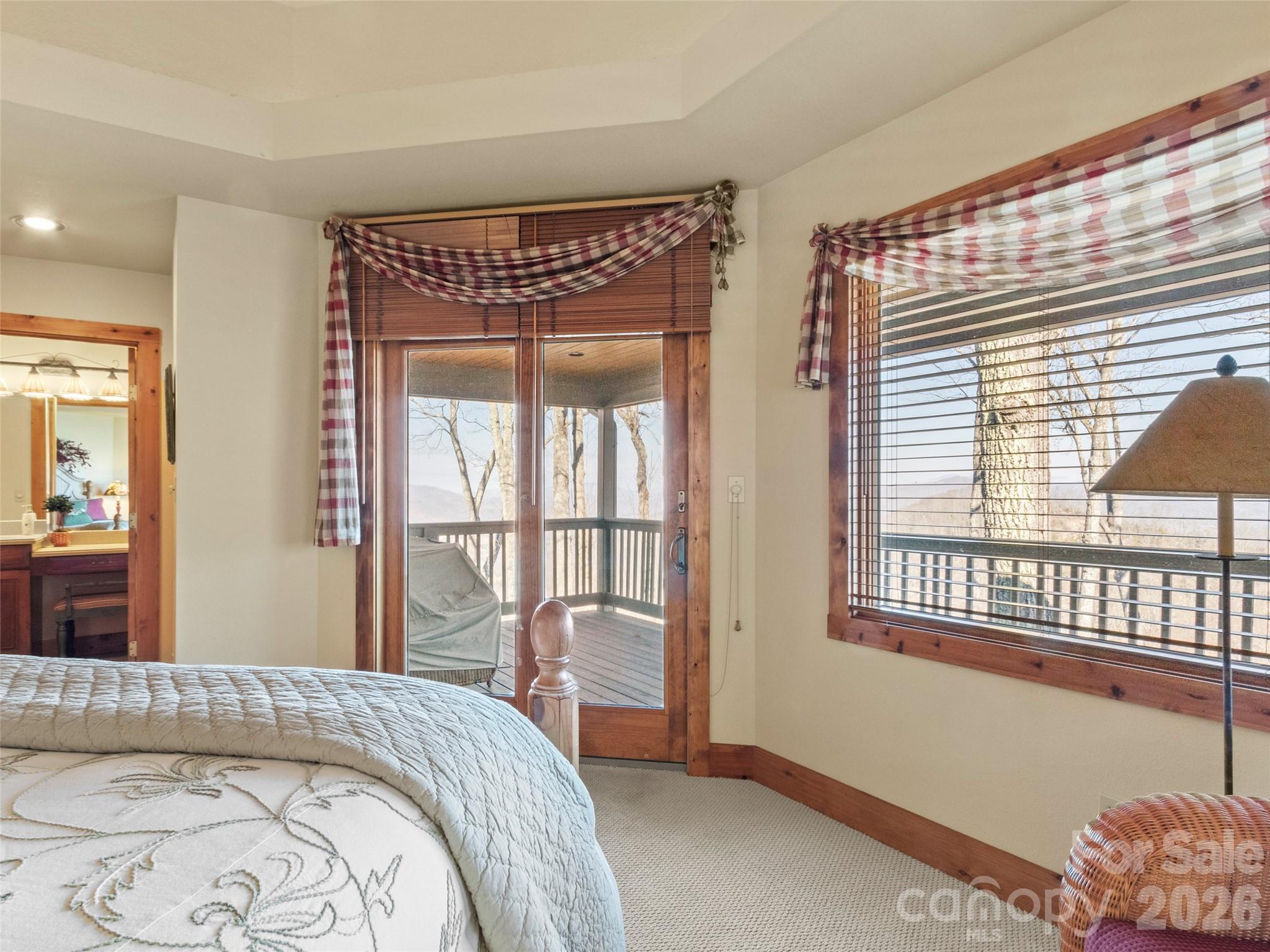 456 Spring House Drive — Burnsville