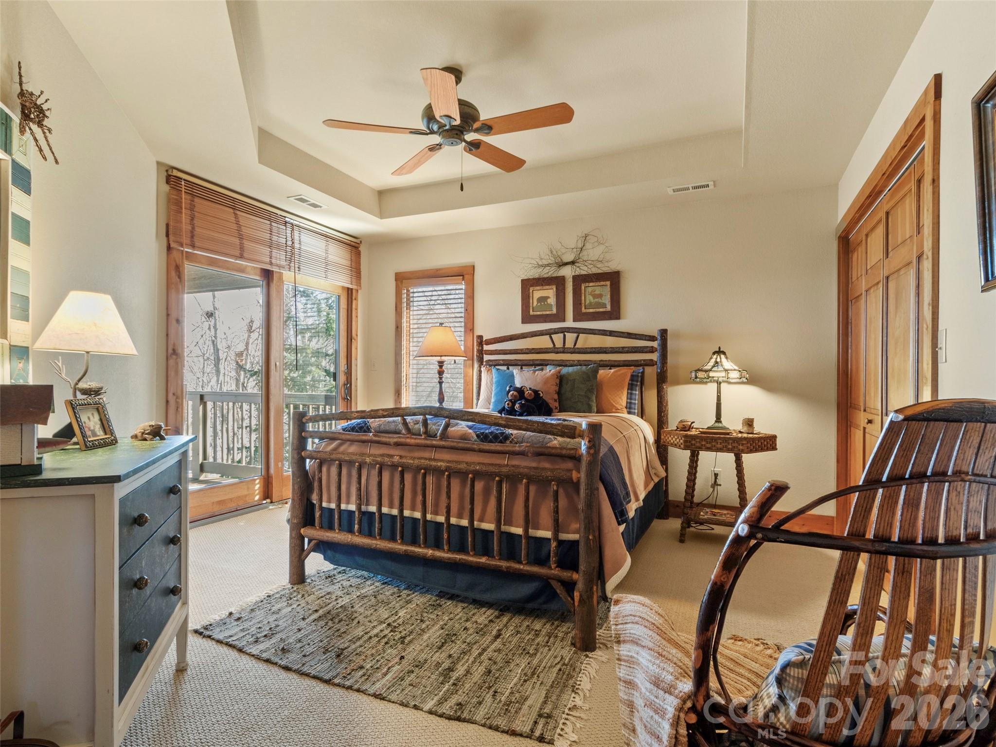 456 Spring House Drive — Burnsville