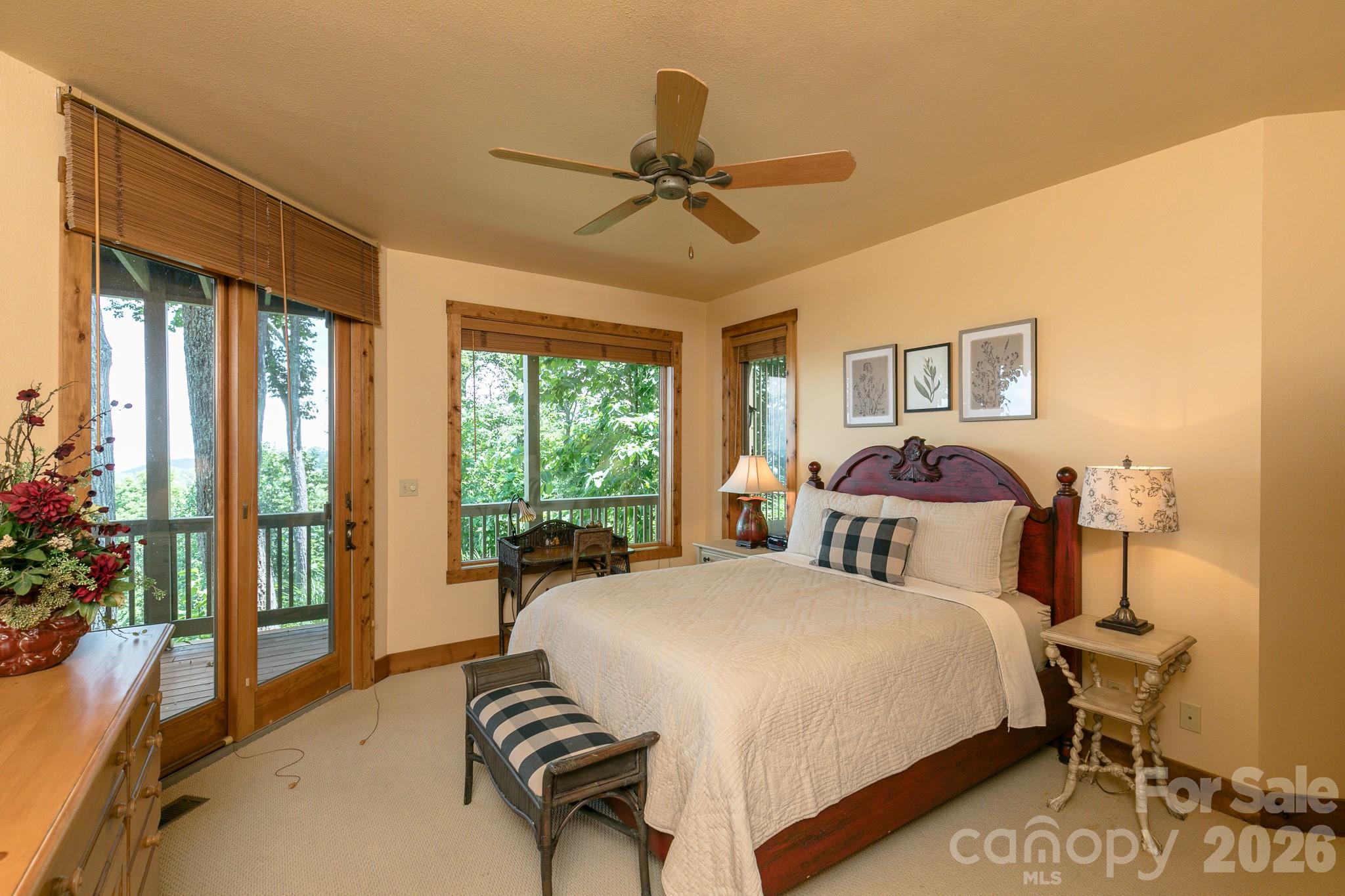 456 Spring House Drive — Burnsville