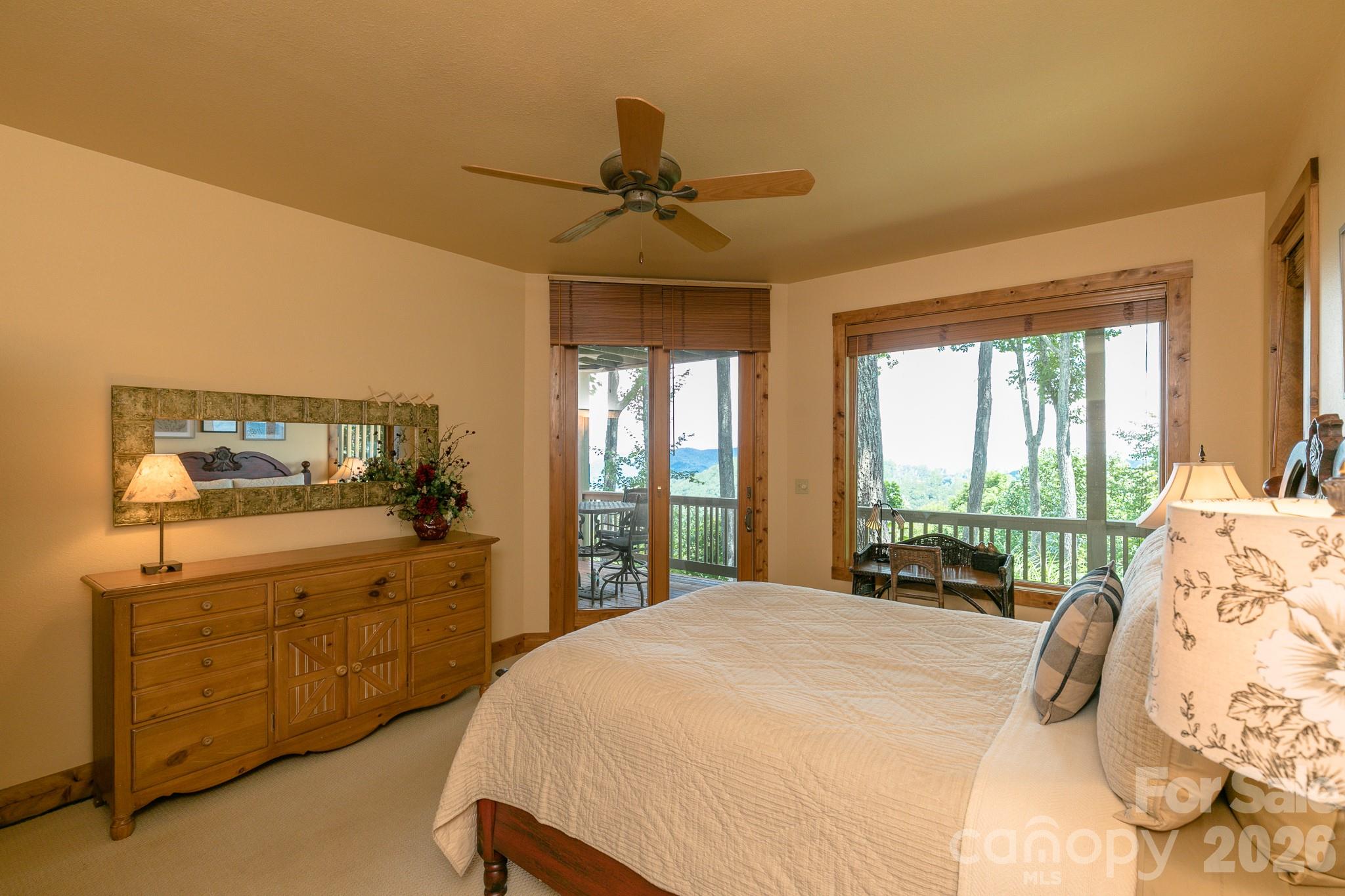 456 Spring House Drive — Burnsville