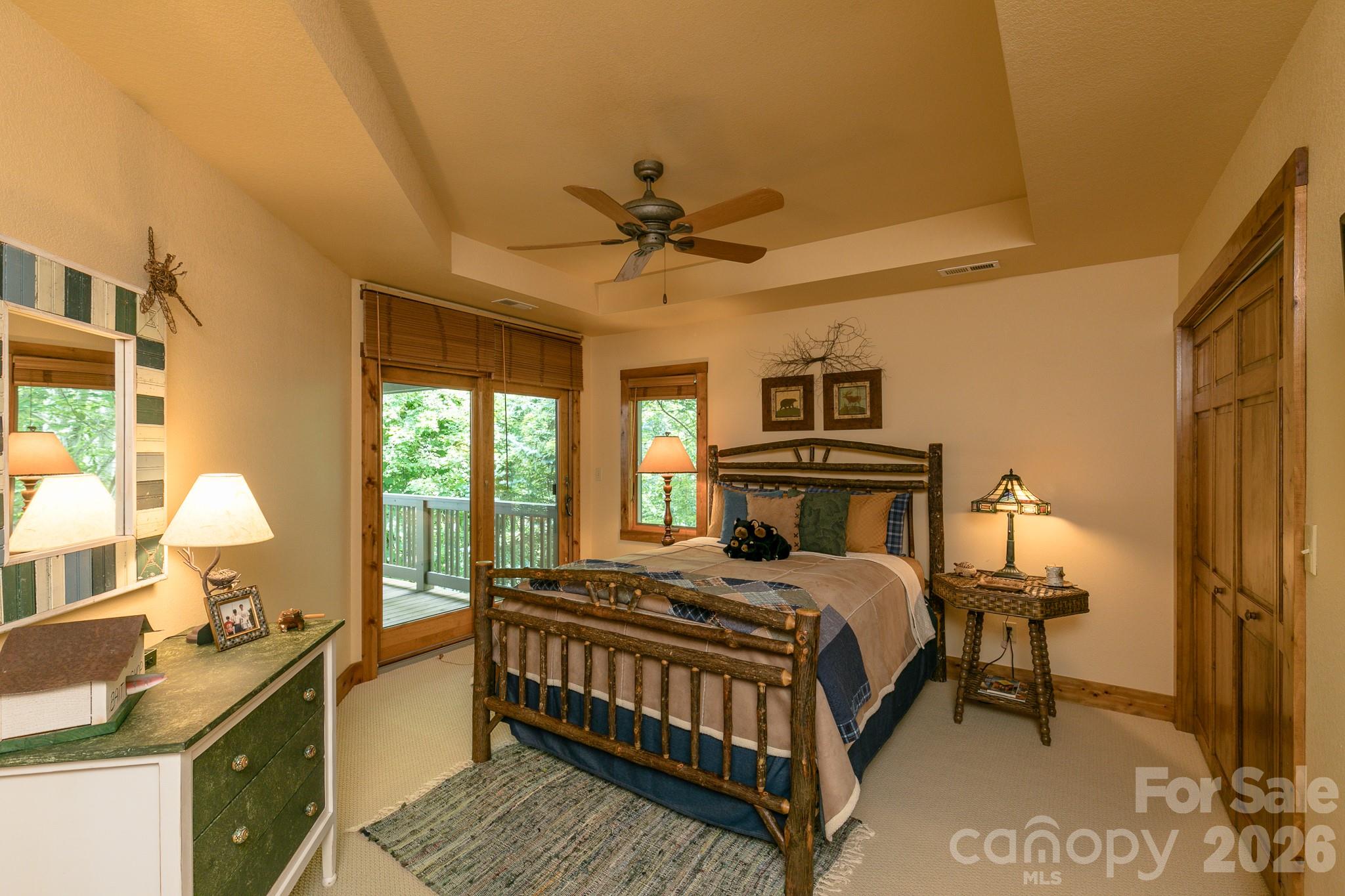 456 Spring House Drive — Burnsville