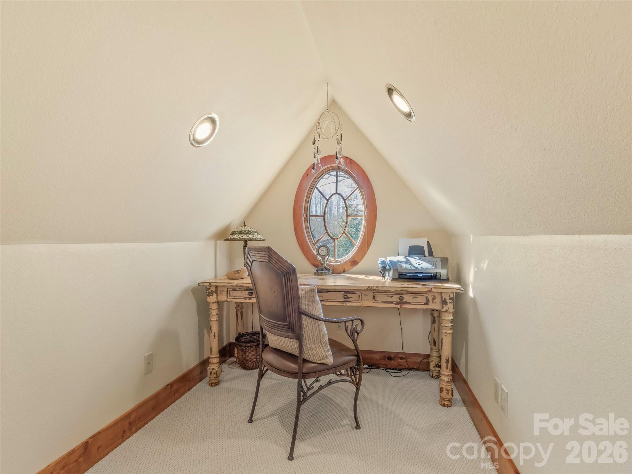 456 Spring House Drive — Burnsville