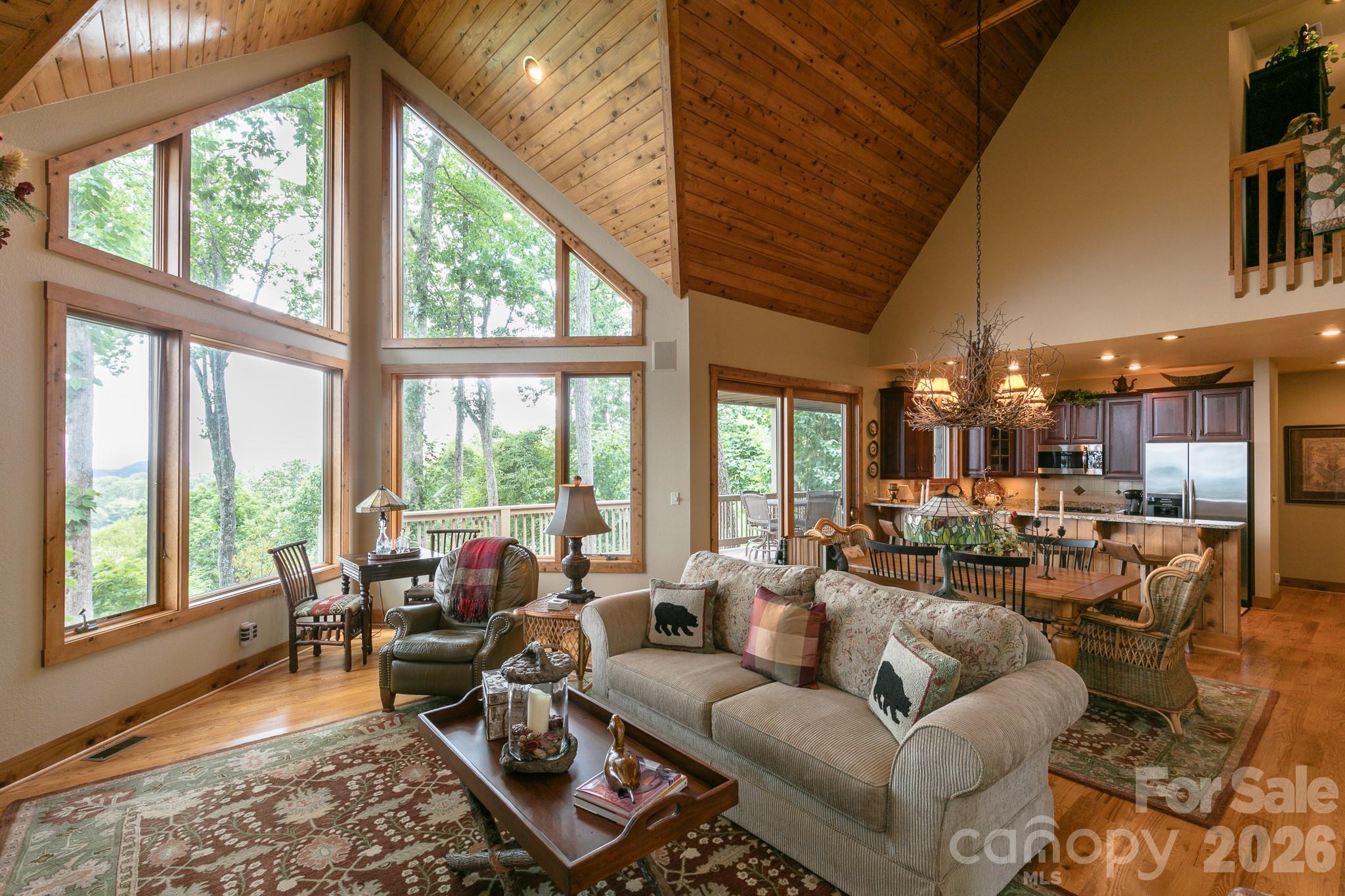 456 Spring House Drive — Burnsville