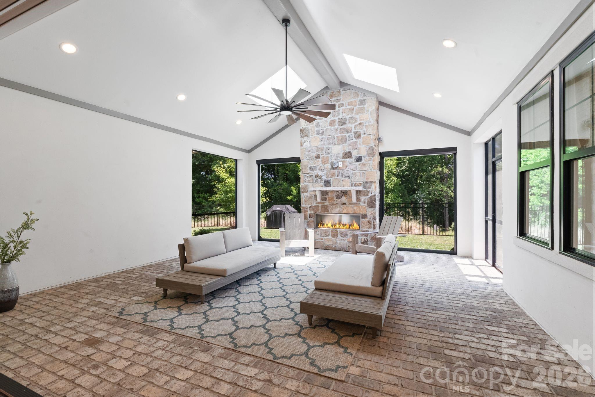 14109 Pinoli Pine Circle — Huntersville