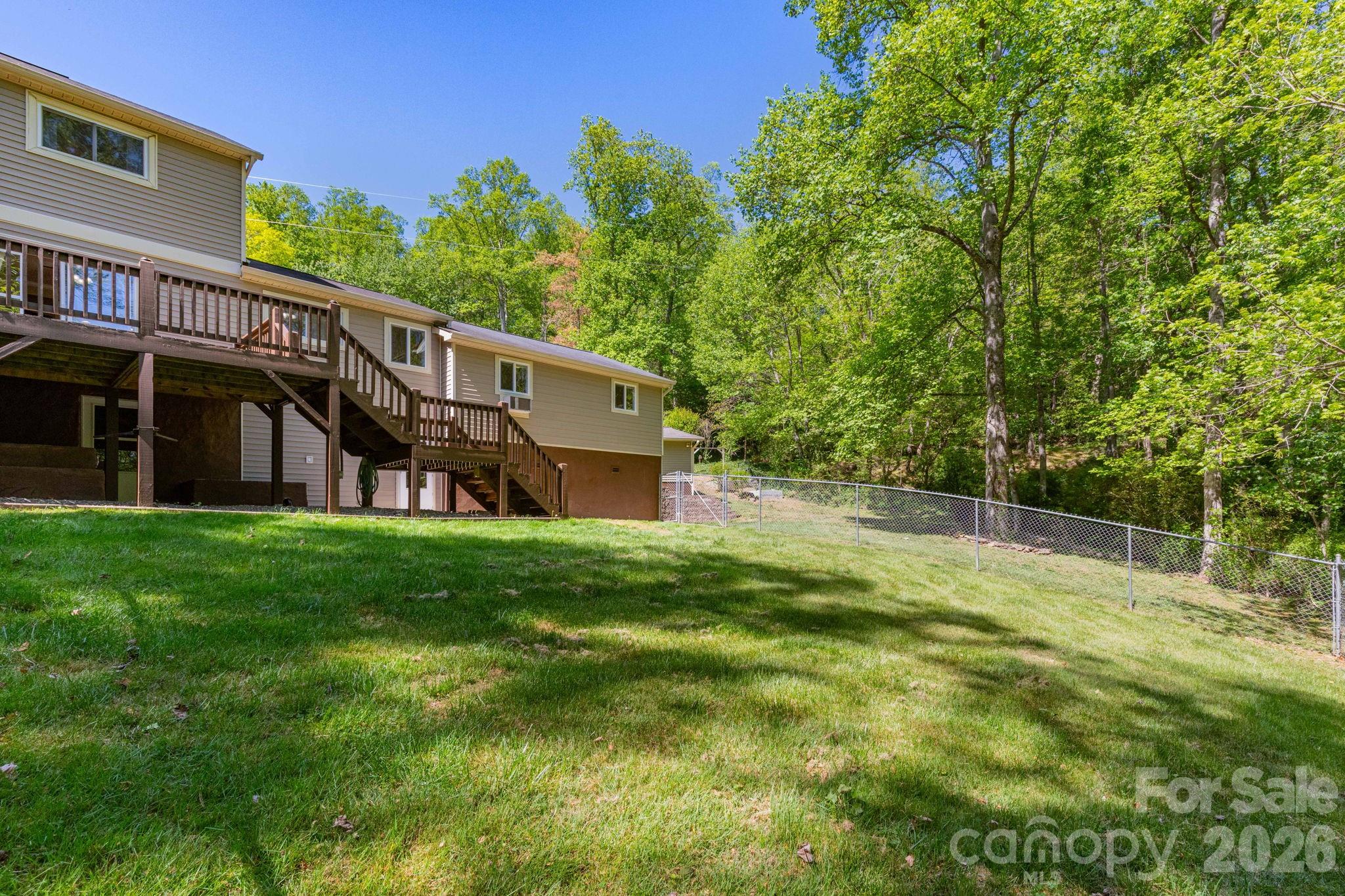 33 Lovers Loop Road — Asheville