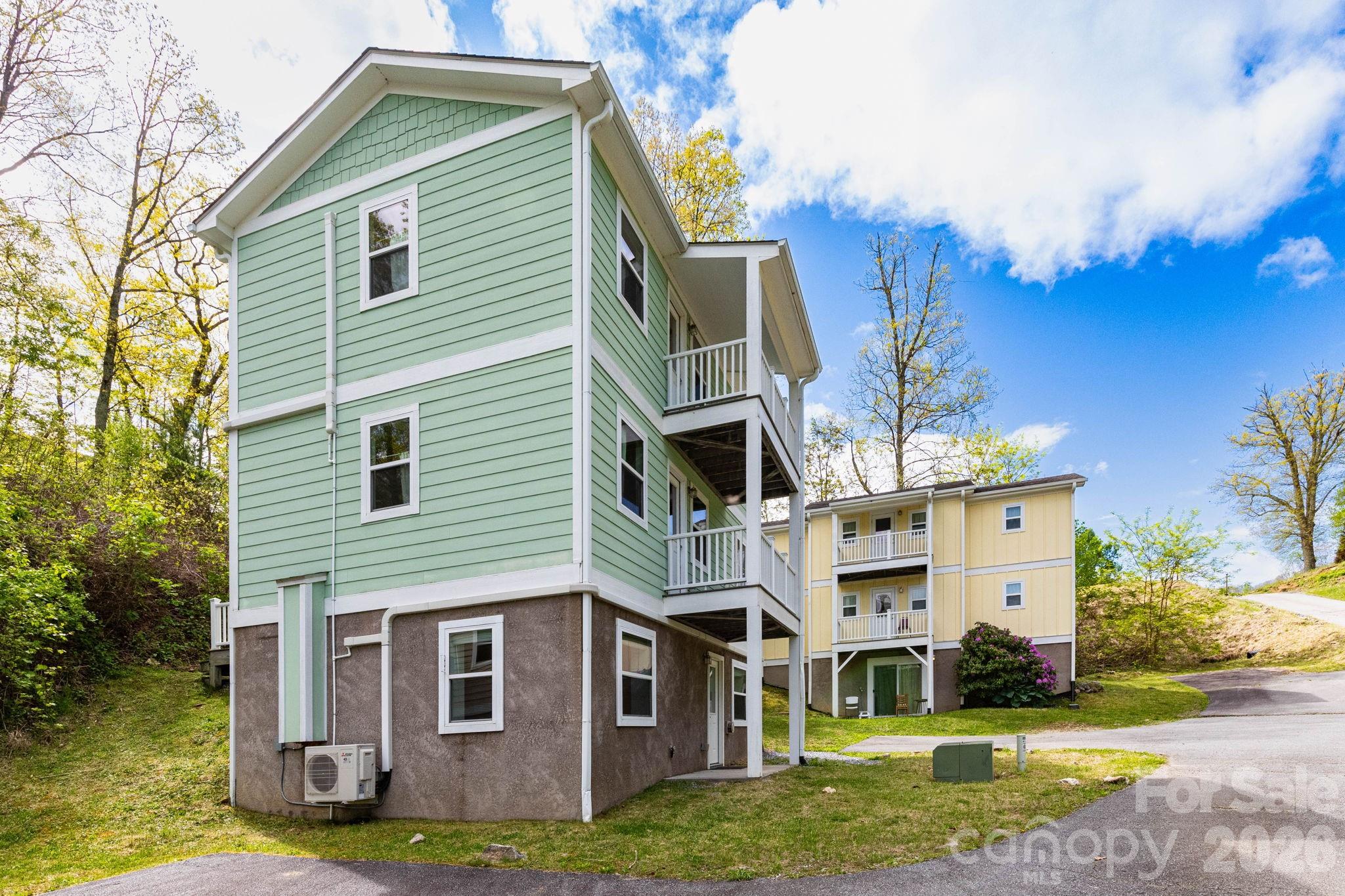 12 Lila Lane — Clyde