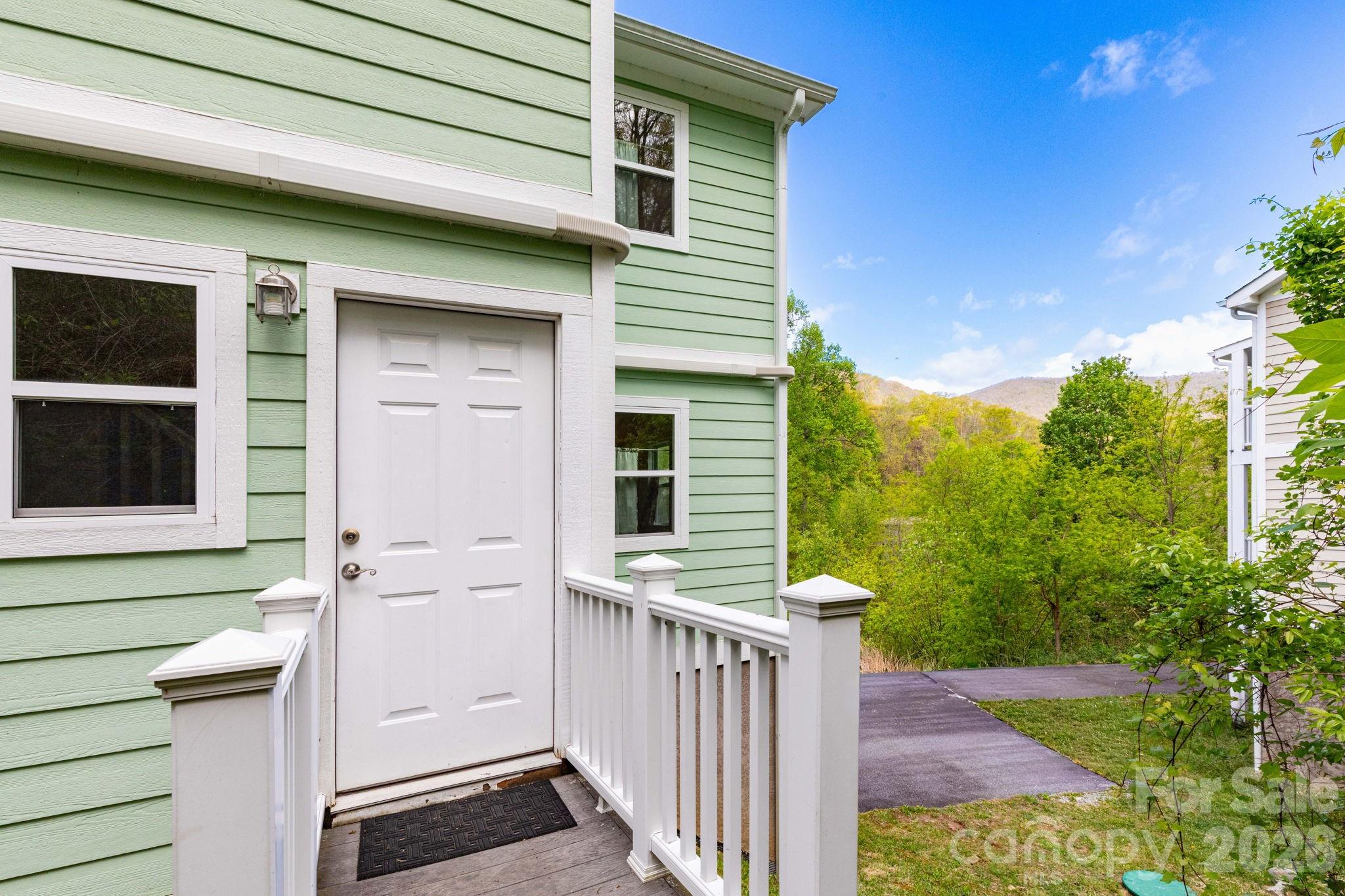 12 Lila Lane — Clyde