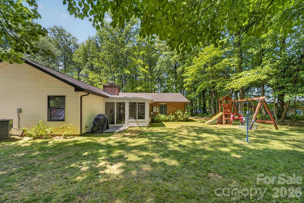 1908 W Sugar Creek Road — Charlotte