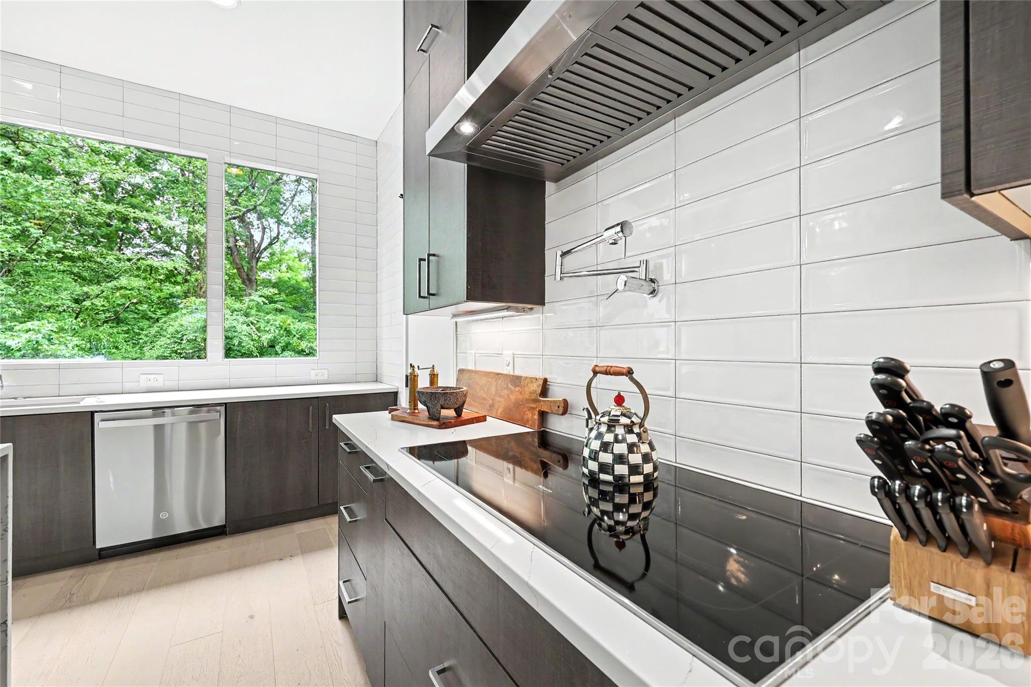 2810 Huntingtowne Farms Lane — Charlotte