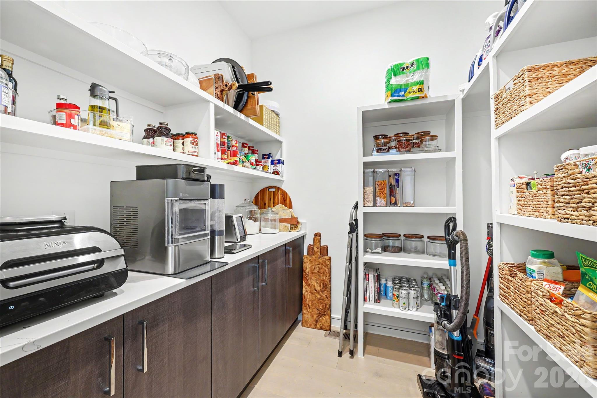 2810 Huntingtowne Farms Lane — Charlotte