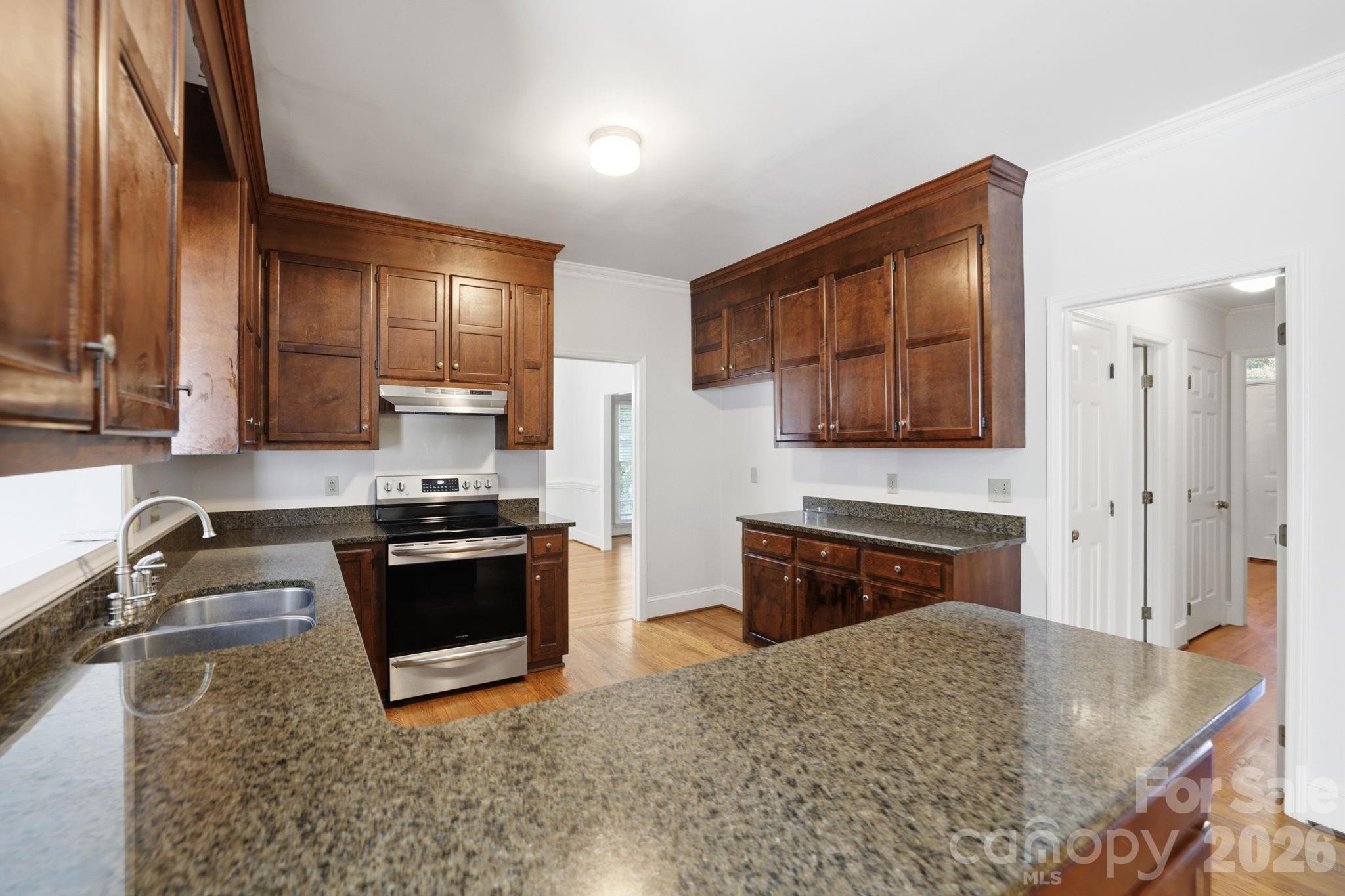 7000 Hollow Oak Drive — Mint Hill
