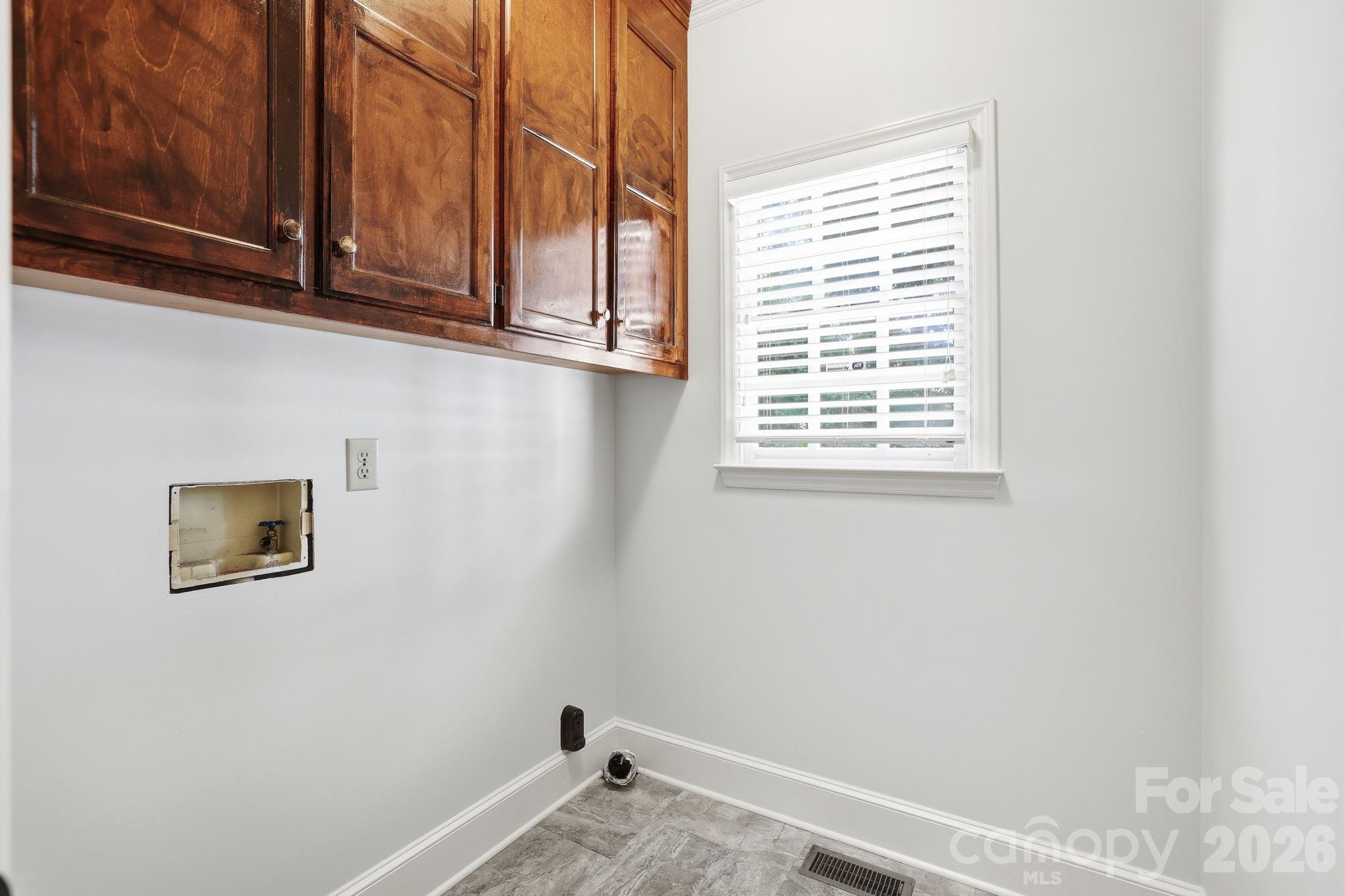 7000 Hollow Oak Drive — Mint Hill