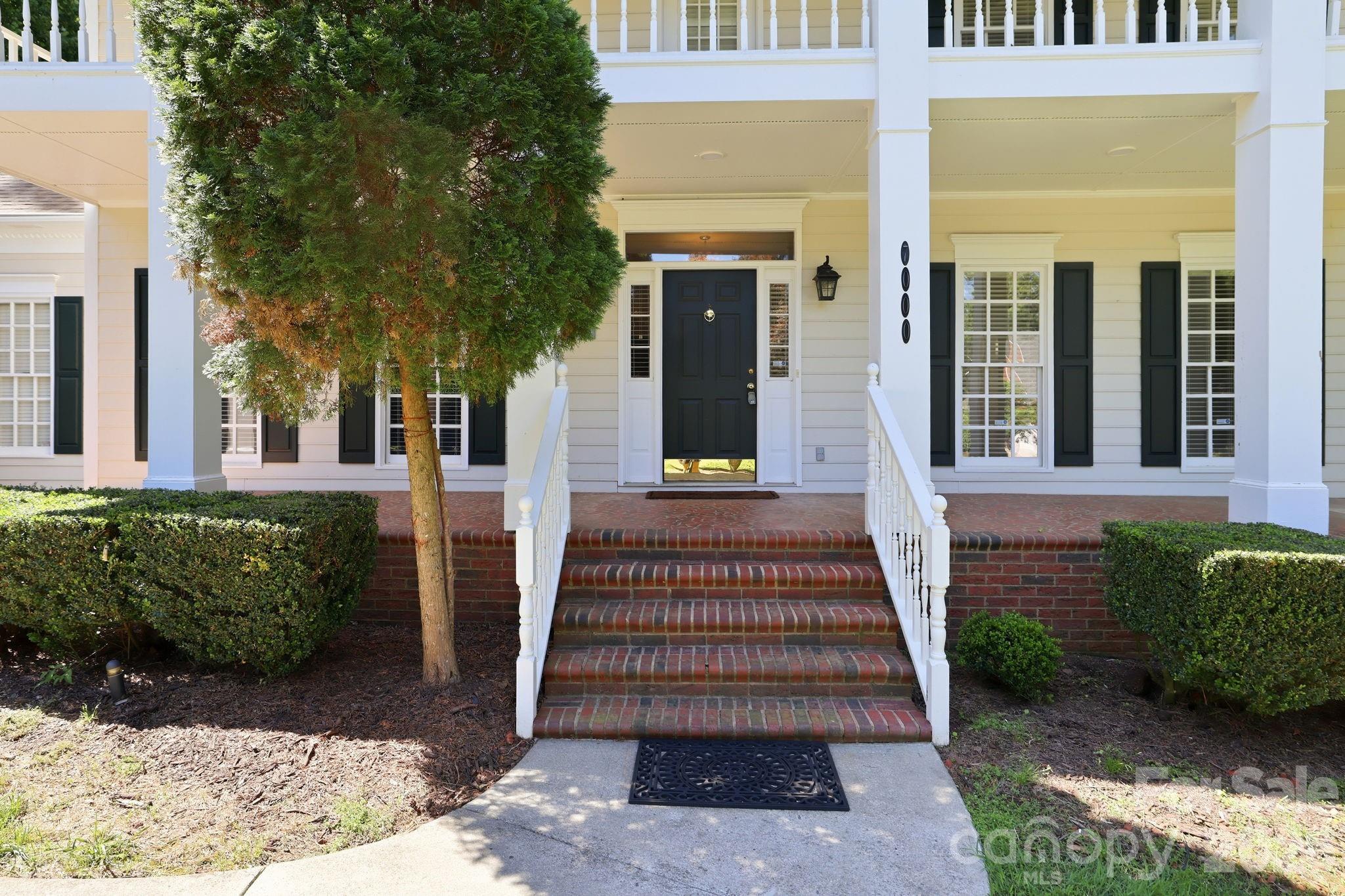 7000 Hollow Oak Drive — Mint Hill