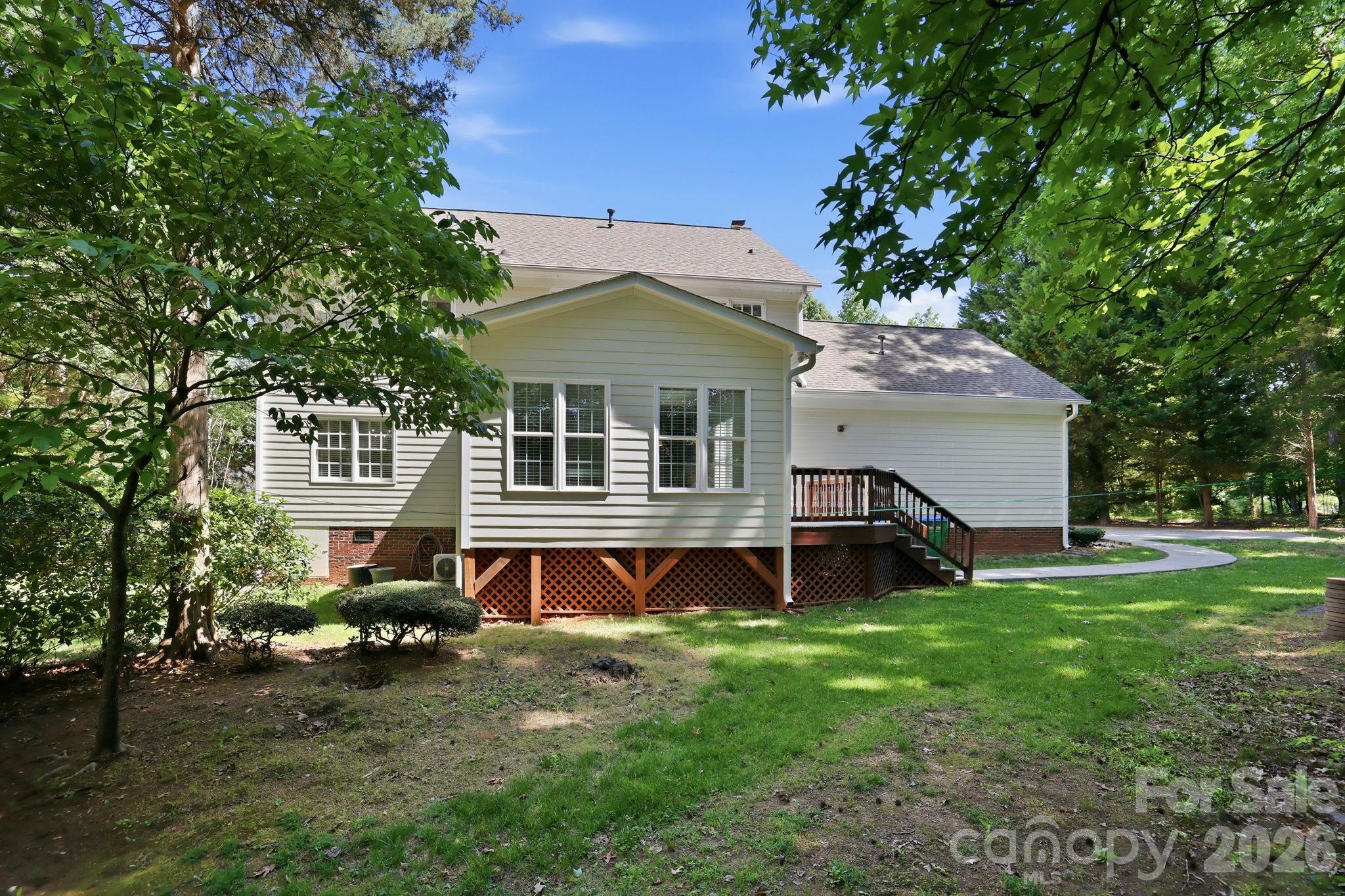 7000 Hollow Oak Drive — Mint Hill