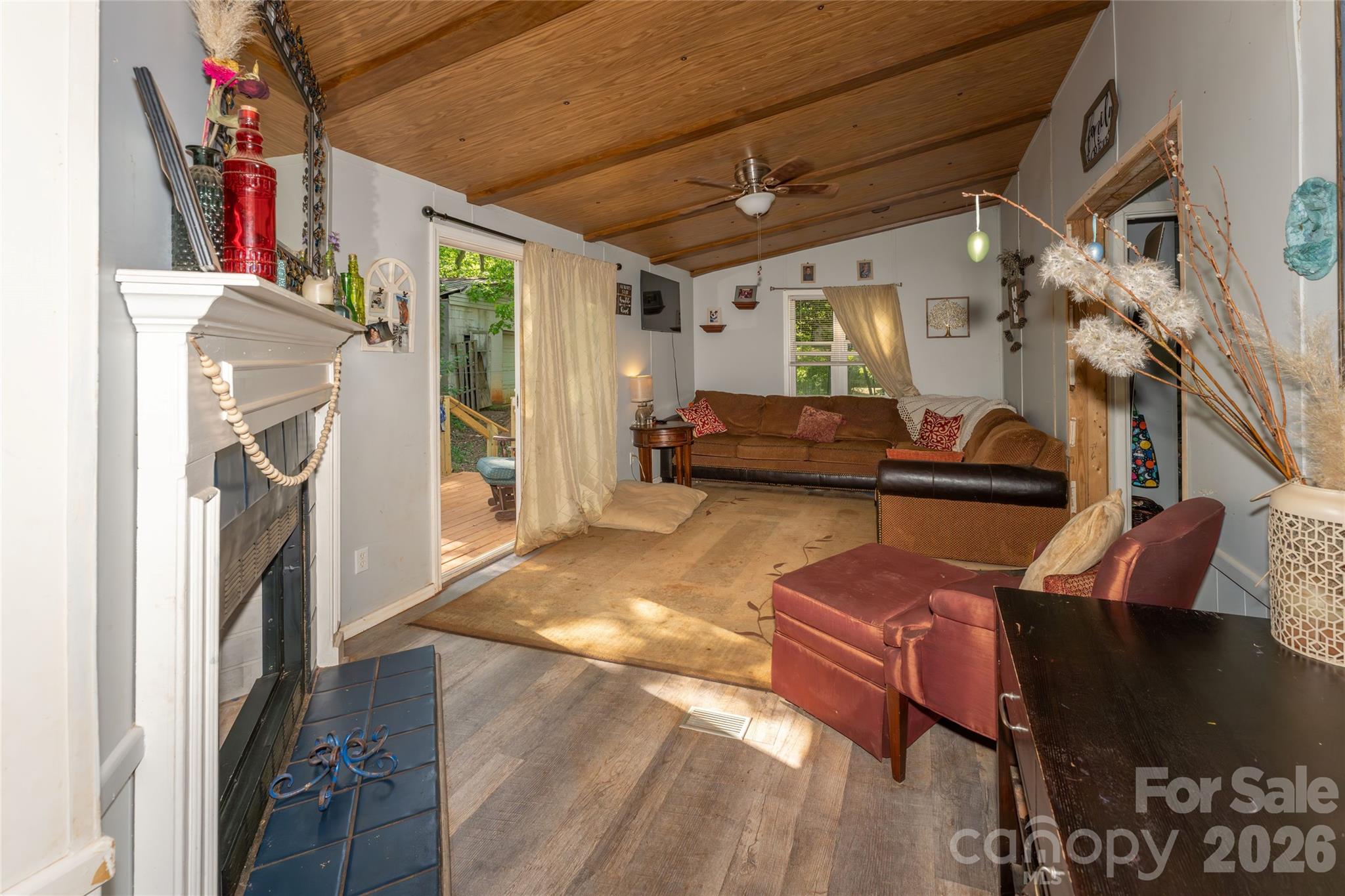 6132 Sherwood Lane — Denver