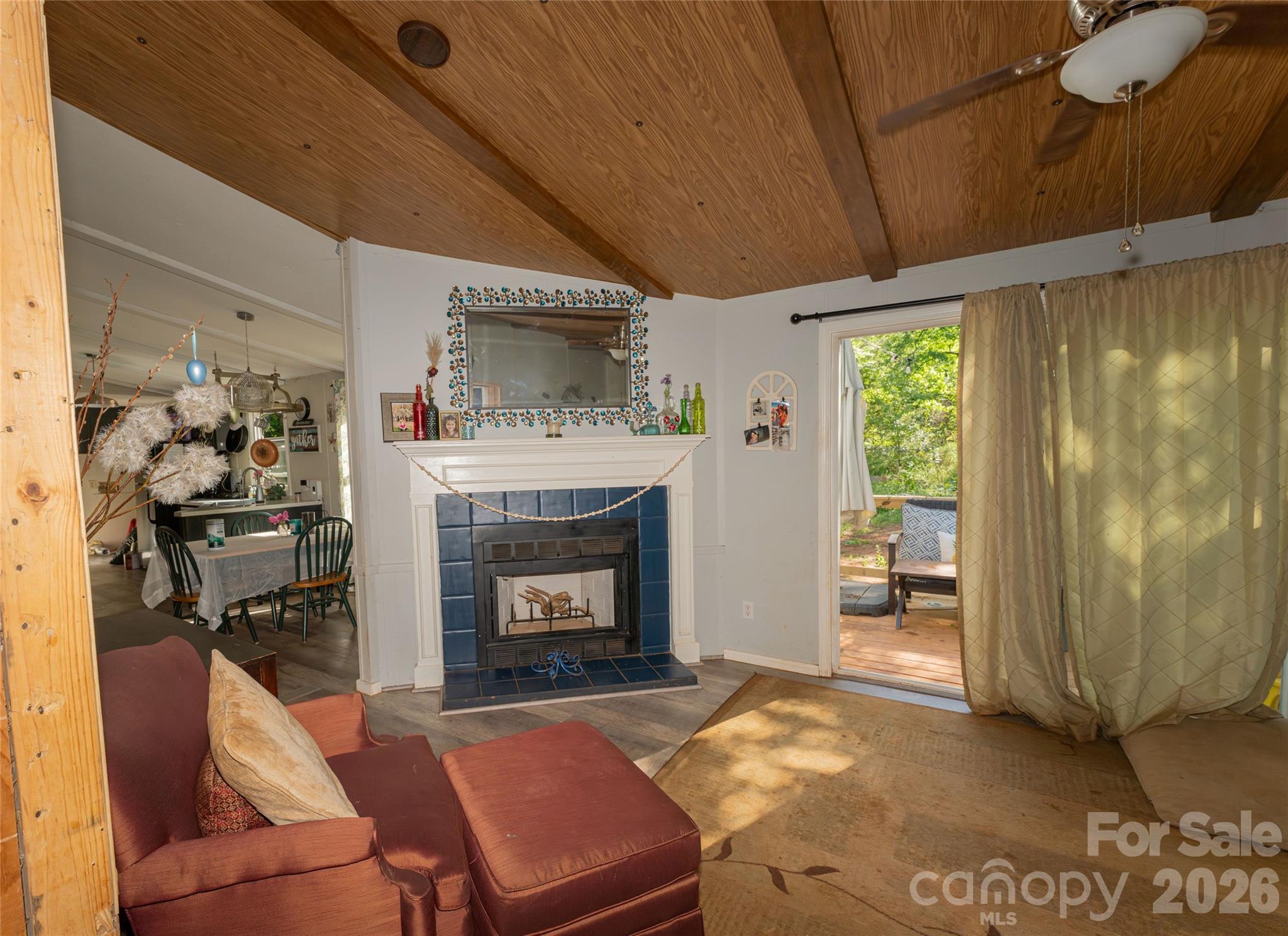 6132 Sherwood Lane — Denver