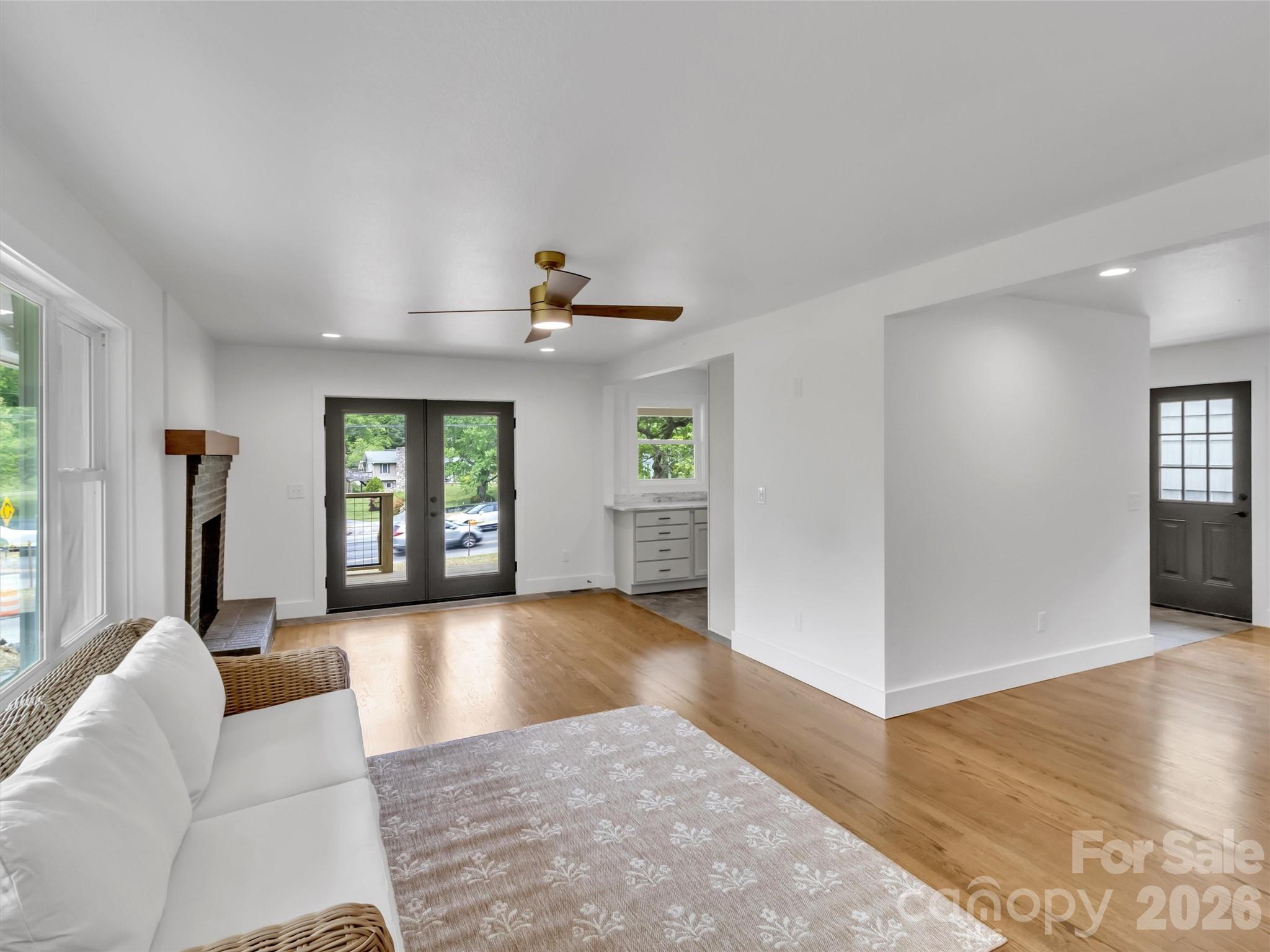3575 Dellwood Road — Waynesville