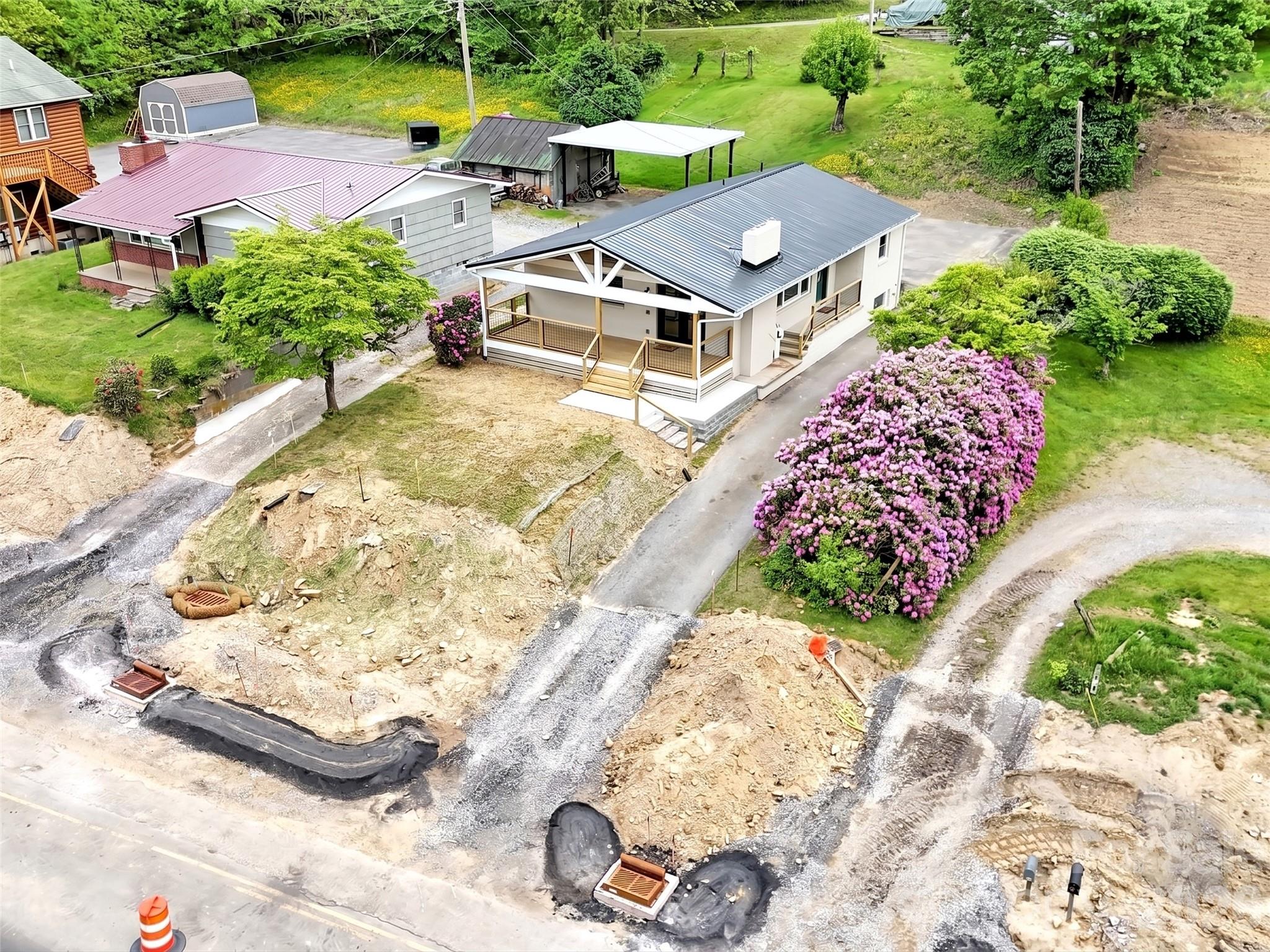 3575 Dellwood Road — Waynesville