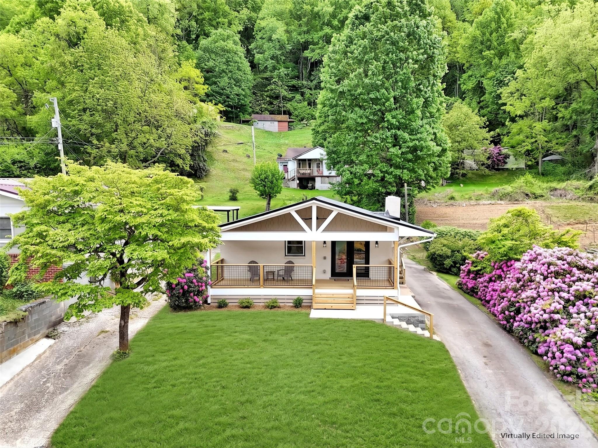3575 Dellwood Road — Waynesville