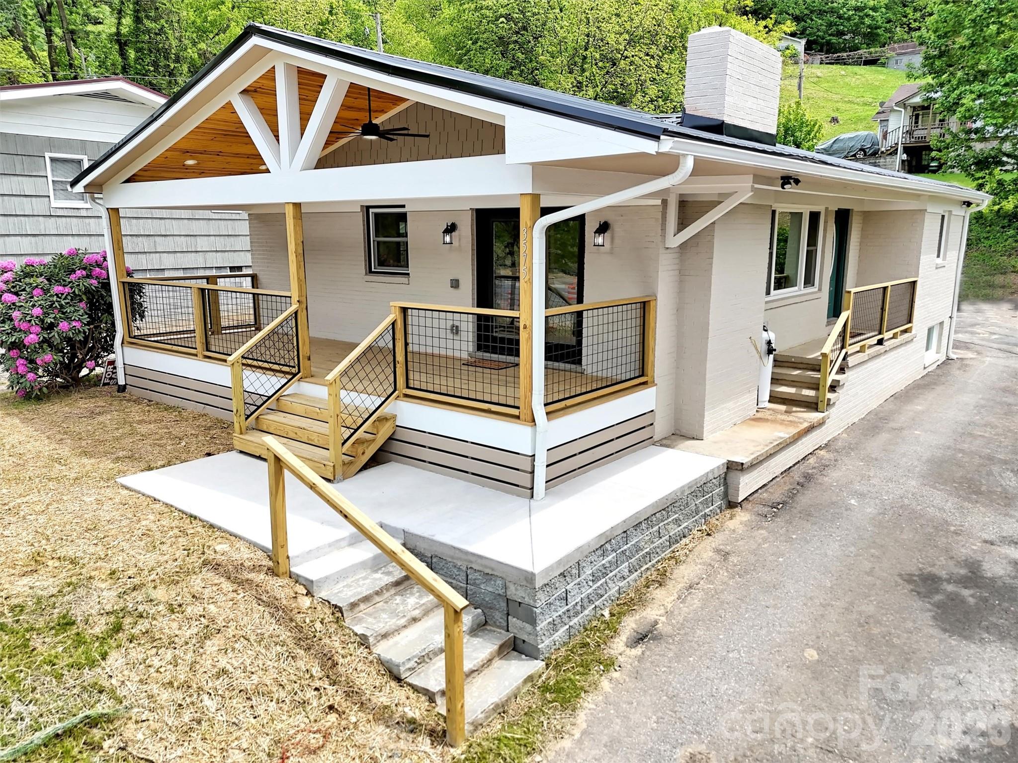 3575 Dellwood Road — Waynesville