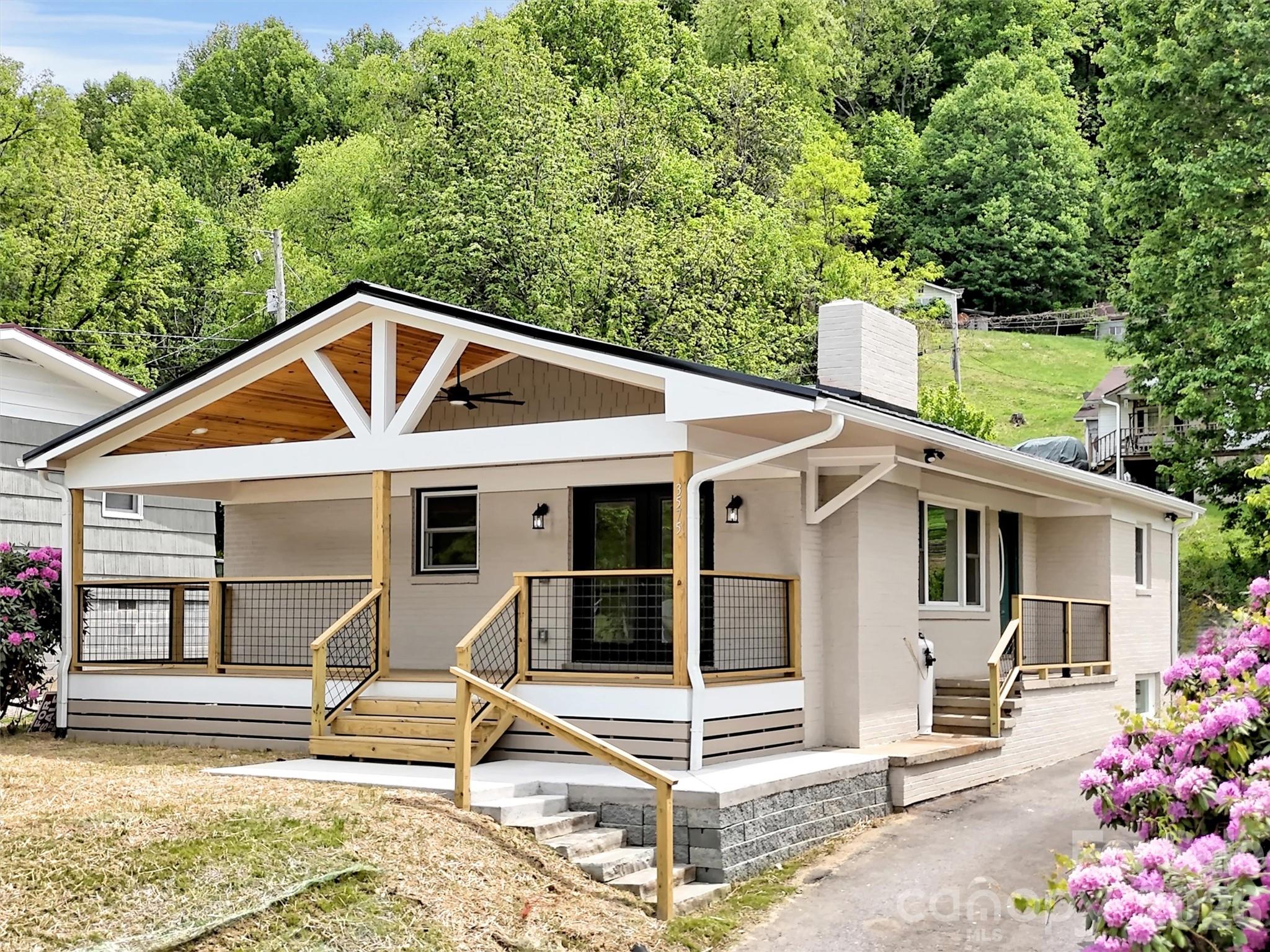 3575 Dellwood Road — Waynesville