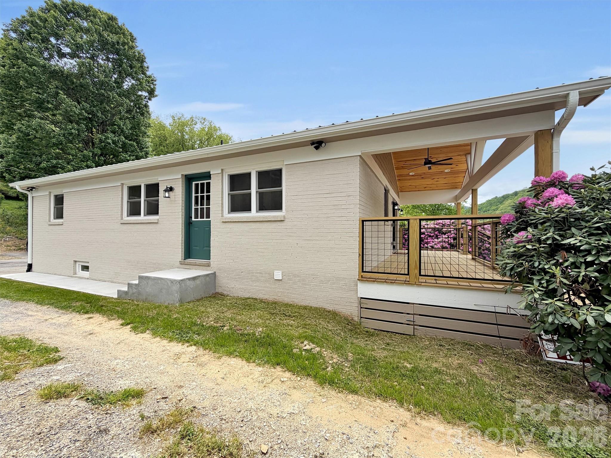 3575 Dellwood Road — Waynesville