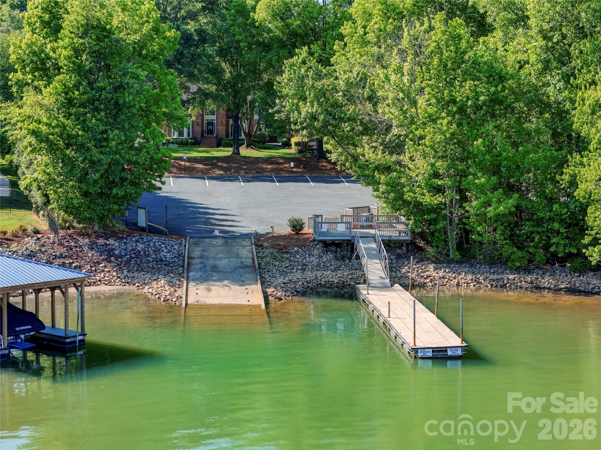 186 Southhaven Drive — Mooresville