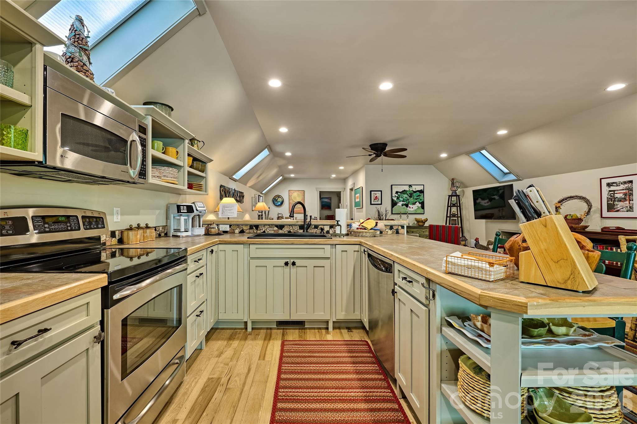 178 Whetstone Gap Road — Lake Toxaway