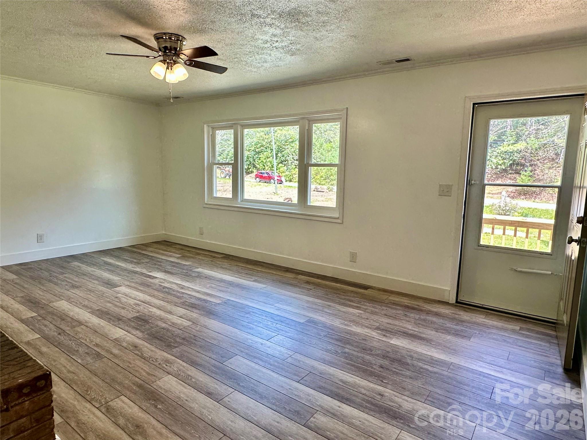 8855 Bugger Hollow Road — Newland