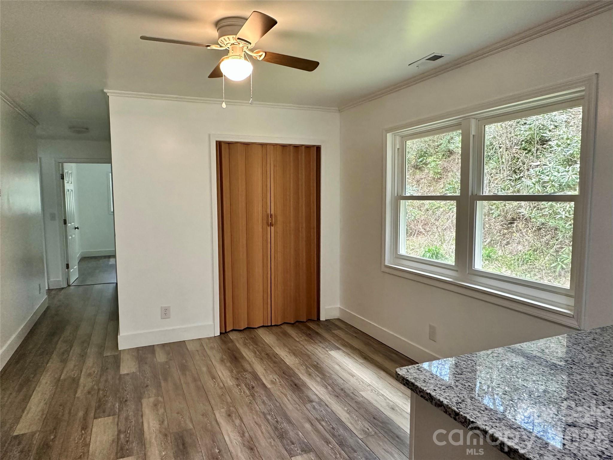 8855 Bugger Hollow Road — Newland