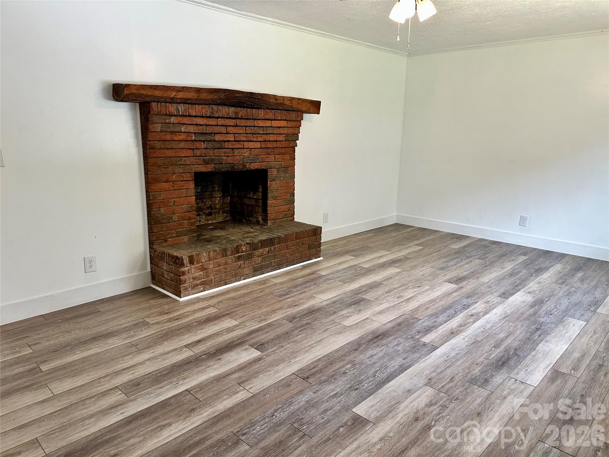 8855 Bugger Hollow Road — Newland