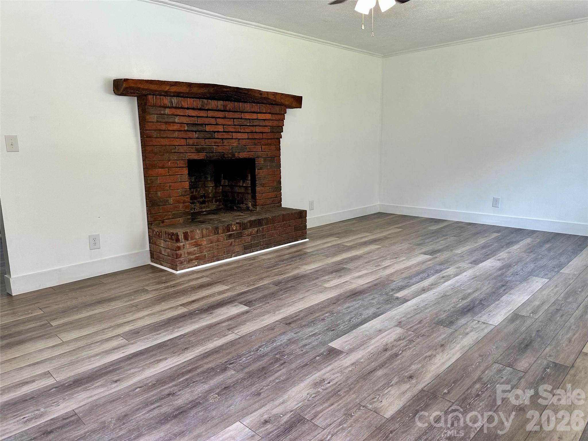 8855 Bugger Hollow Road — Newland