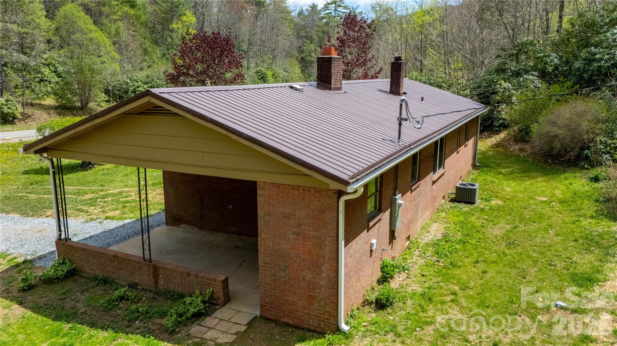 8855 Bugger Hollow Road — Newland